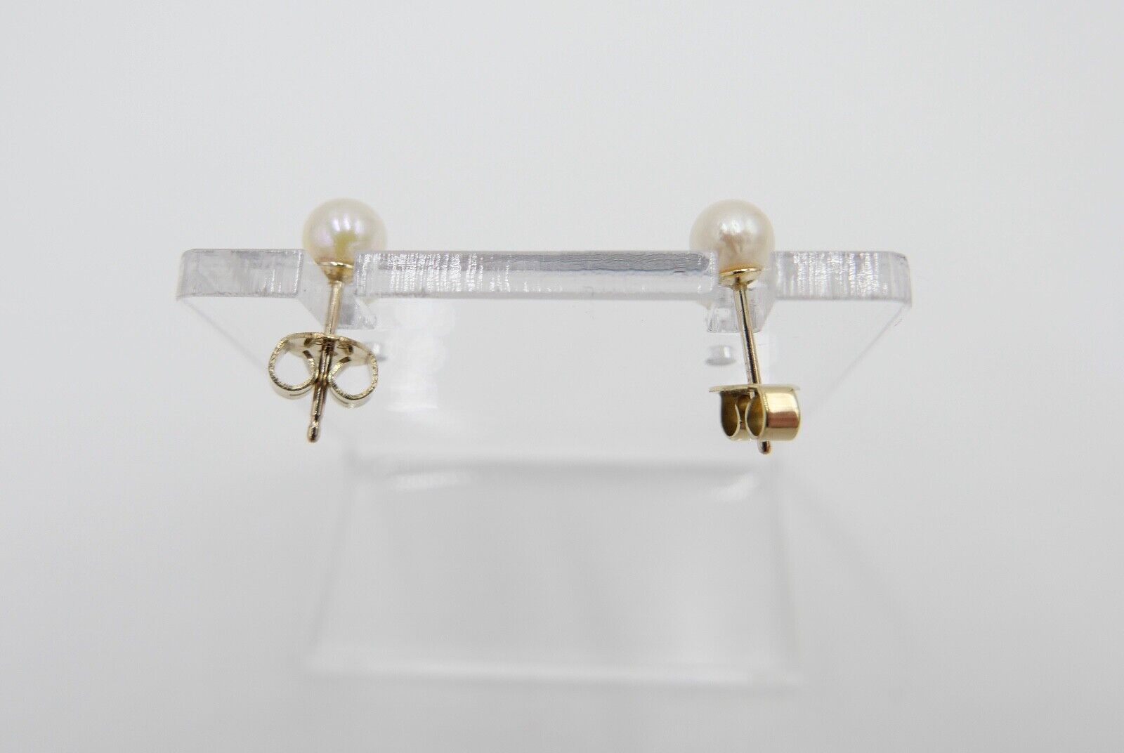 80er Jahre Gelbgold Zucht Perlen Ohrringe Ohrstecker 333 / 8K Perle Ø 5,0 mm - Antikhandel-Stuttgart