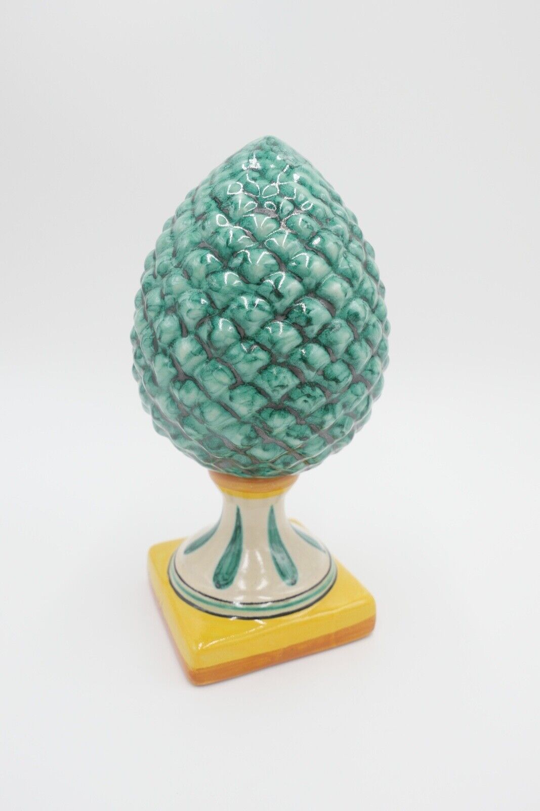 Keramik handbemalt 21 cm Pinienzapfen aus Sizilien / Syrakus 2003 signiert - Antikhandel-Stuttgart