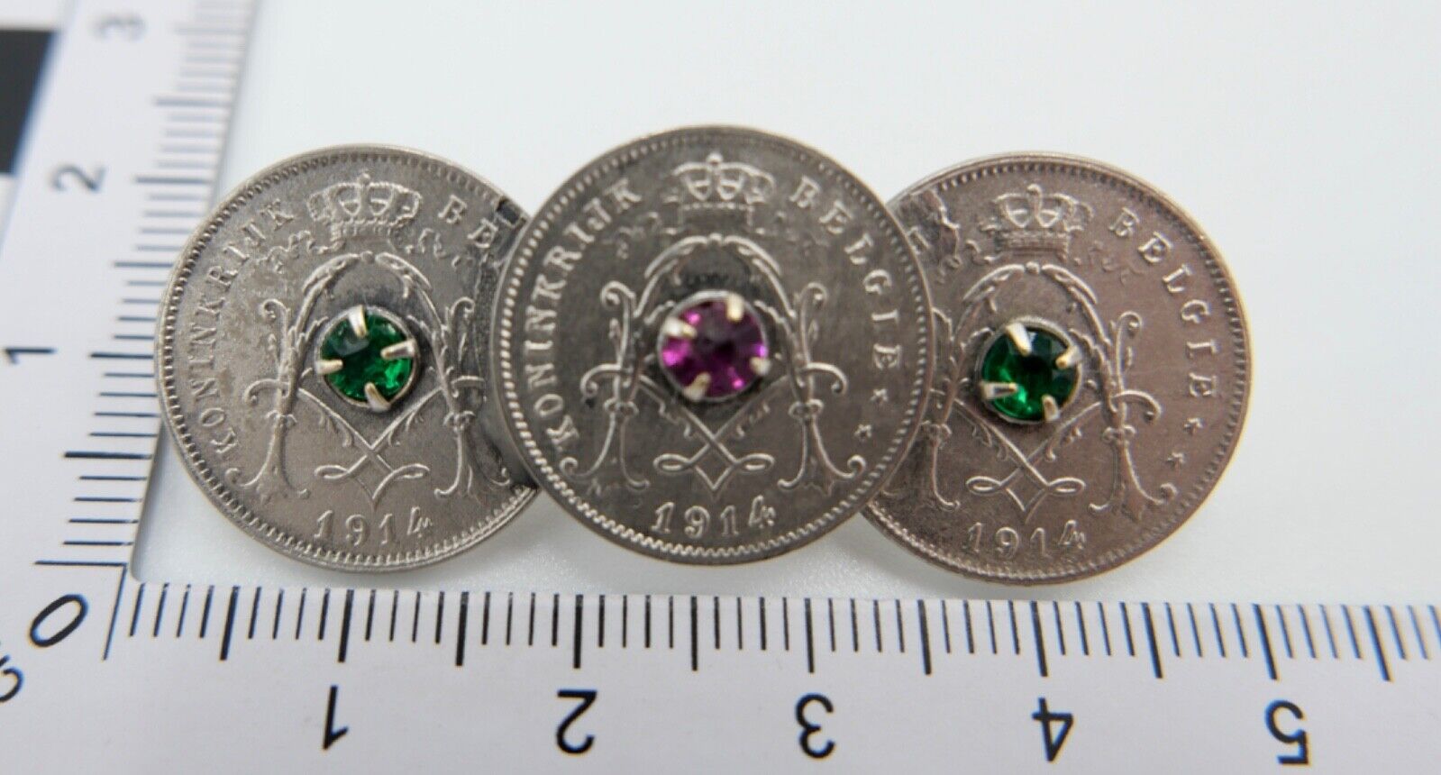 Brosche 5 Centimes CEN Belgien Belgium 1914 mit Pink & Grün Glas Einsatz - Antikhandel-Stuttgart