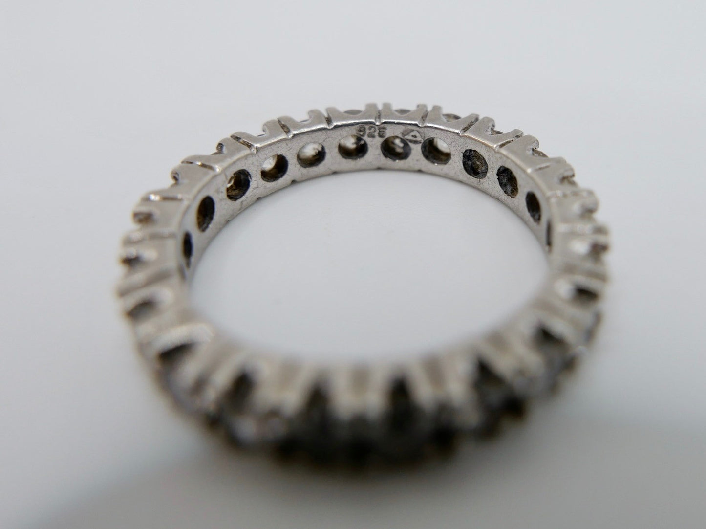 Alter eleganter Silber Memory Eternity Ring 925er Silber Zirkonia Besatz Gr. 58