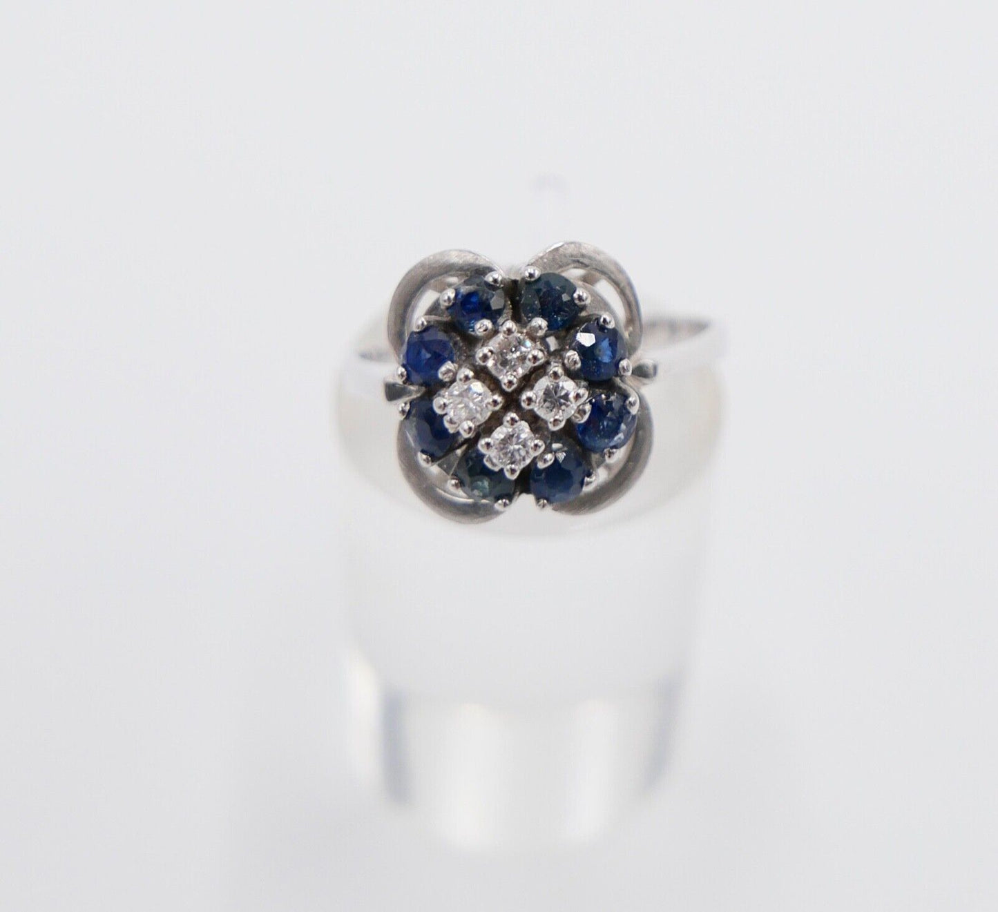 Damen Cocktail Ring 585 14K synthetisch Saphir Brillant Weißgold Gr. 62 0,38 Ct - Antikhandel-Stuttgart