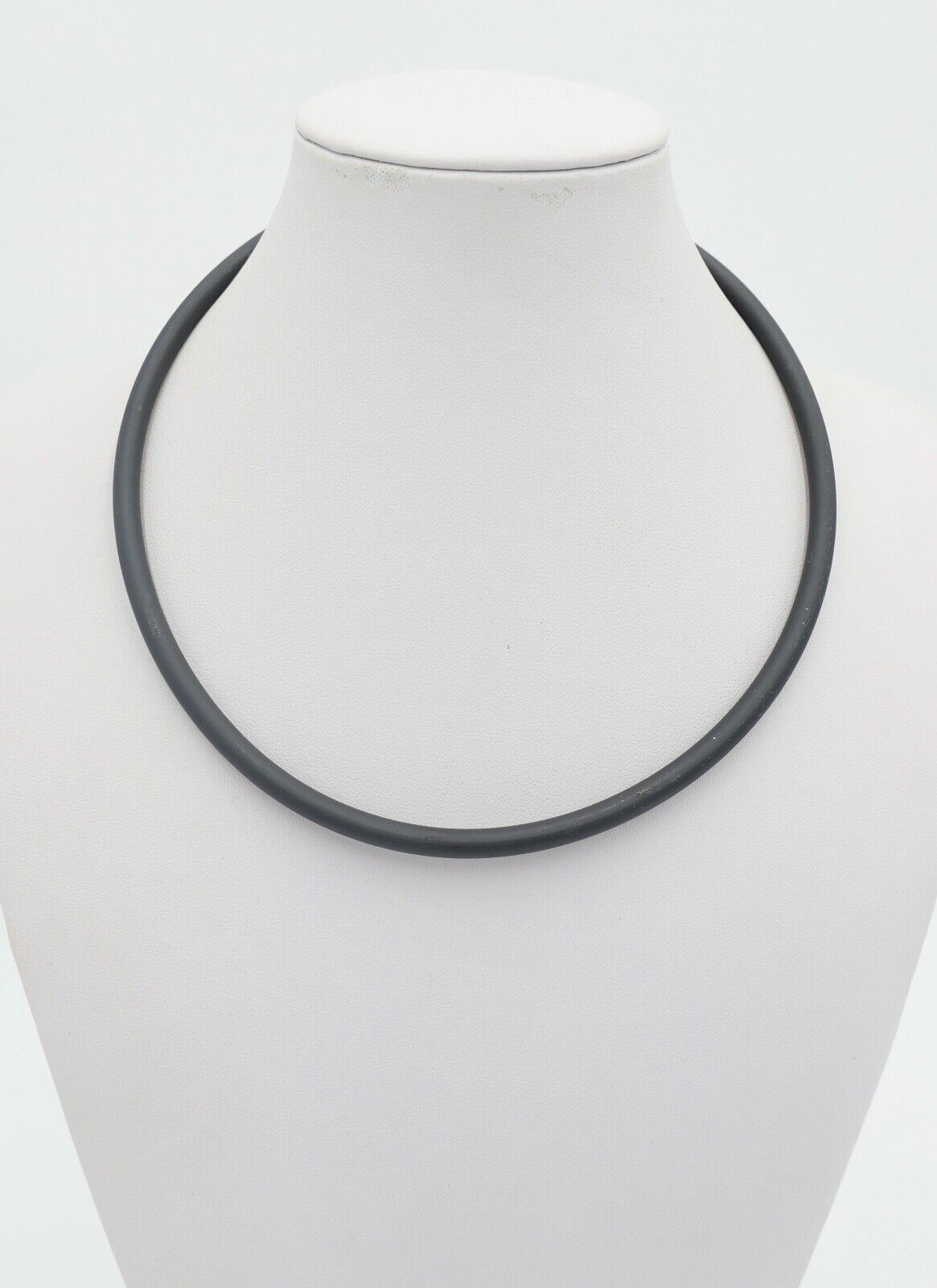 80er Jahre Kautschuk Kette mit 375 / 9K Goldverschluss NEU aus Juwelierauflösung - Antikhandel-Stuttgart