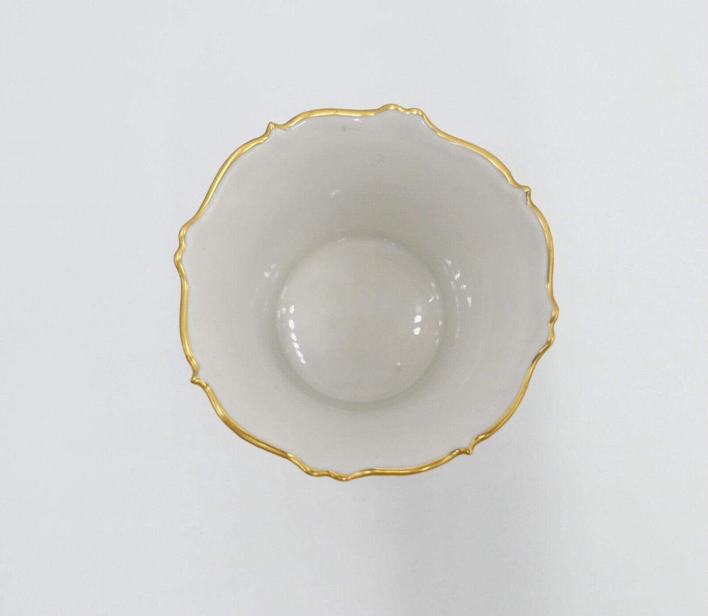 50er Meissen Nr. 37Y Streublümchen Porzellan Vase Füße 2. Wahl Goldrand Dekor - Antikhandel-Stuttgart