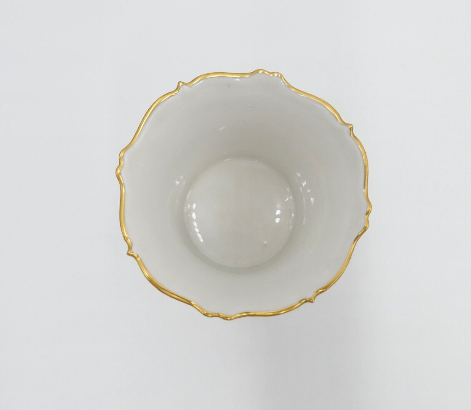 50er Meissen Nr. 37Y Streublümchen Porzellan Vase Füße 2. Wahl Goldrand Dekor - Antikhandel-Stuttgart