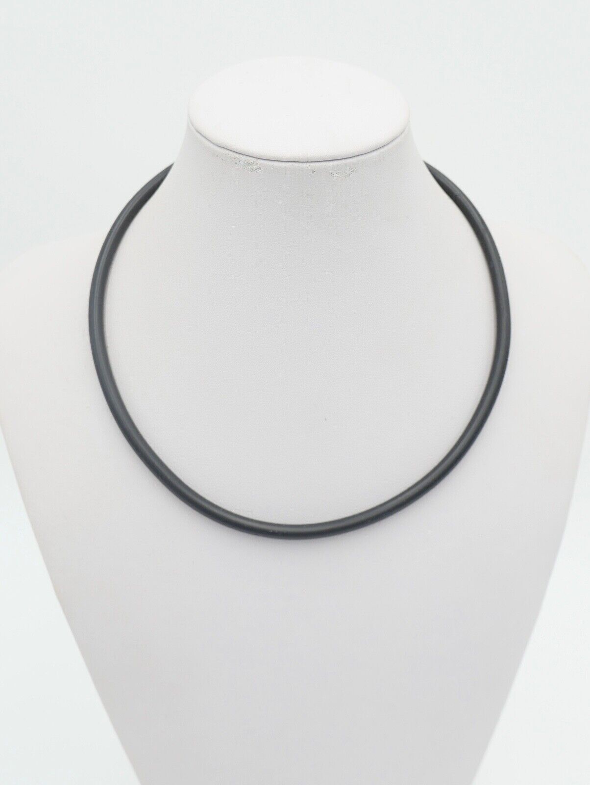 80er Jahre Kautschuk Kette mit Silberverschluss NEU aus Juwelierauflösung - Antikhandel-Stuttgart