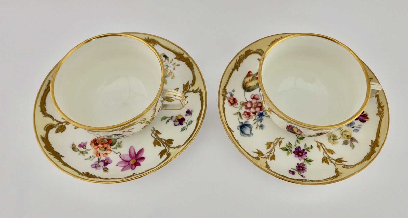 2 Stück antike KPM Sammeltassen Blumenmalerei Goldrand 1849 - 1870 - Antikhandel-Stuttgart