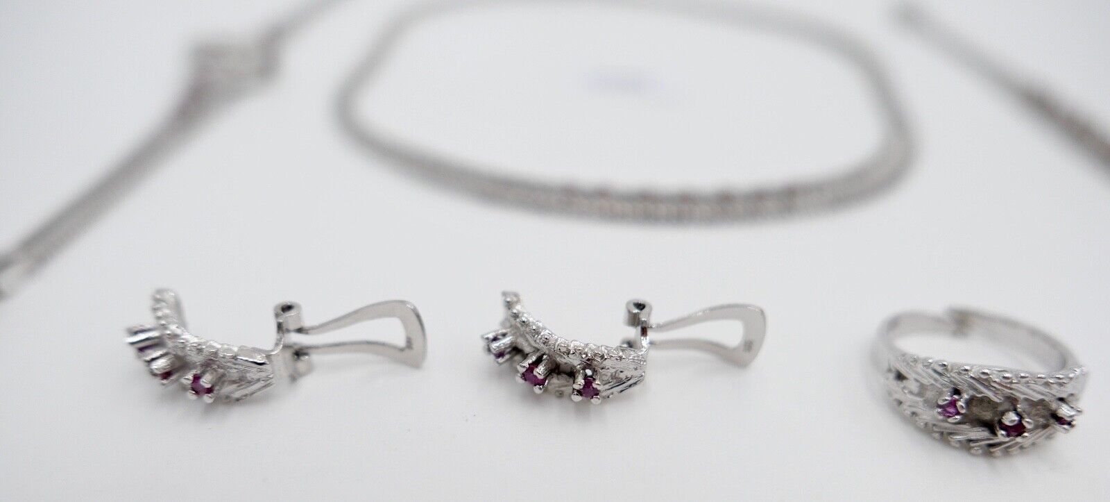 835 Silber Rubin Set " Armband Ring Uhr Ohrringe Collier " 1970er Jahre - Antikhandel-Stuttgart