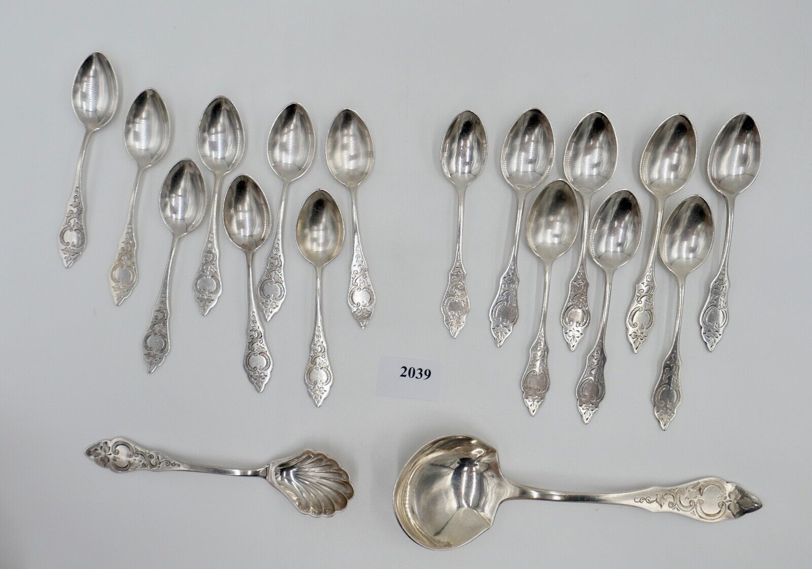 18 Tlg. KOCH & BERGFELD Besteck Ostfriesenmuster 90er Silber versilbert - Antikhandel-Stuttgart