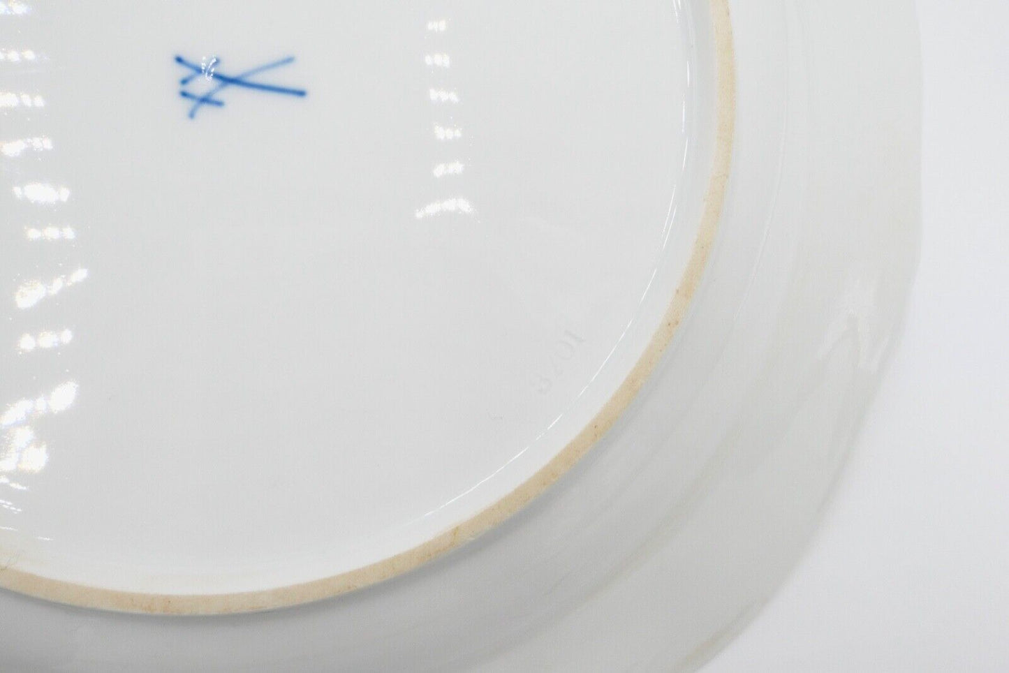 Meissen Porzellan Relief Teller Ø 25cm Goldrand Blumen Schmetterling Blau 3701 - Antikhandel-Stuttgart