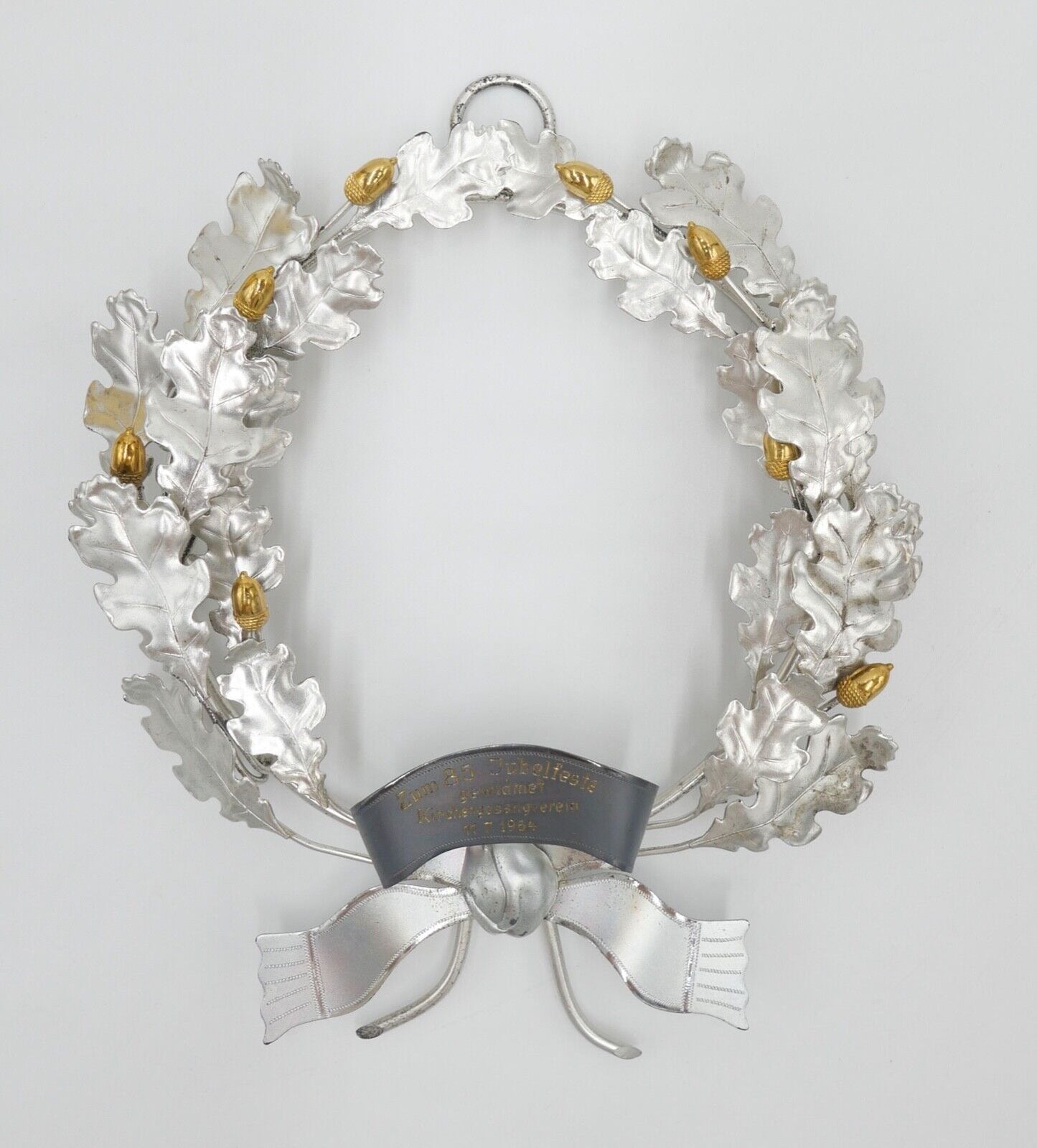 Eichenlaubkranz " 85. Jubelfest Kirchengesangverein 11.7.1964 " Neusilber 19x16 - Antikhandel-Stuttgart