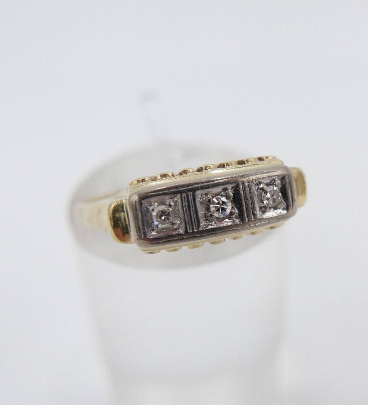 50er Jahre Damen Ring Gelbgold 585 14K drei Steine Diamanten 0,075 Ct Gr. 59 60 - Antikhandel-Stuttgart