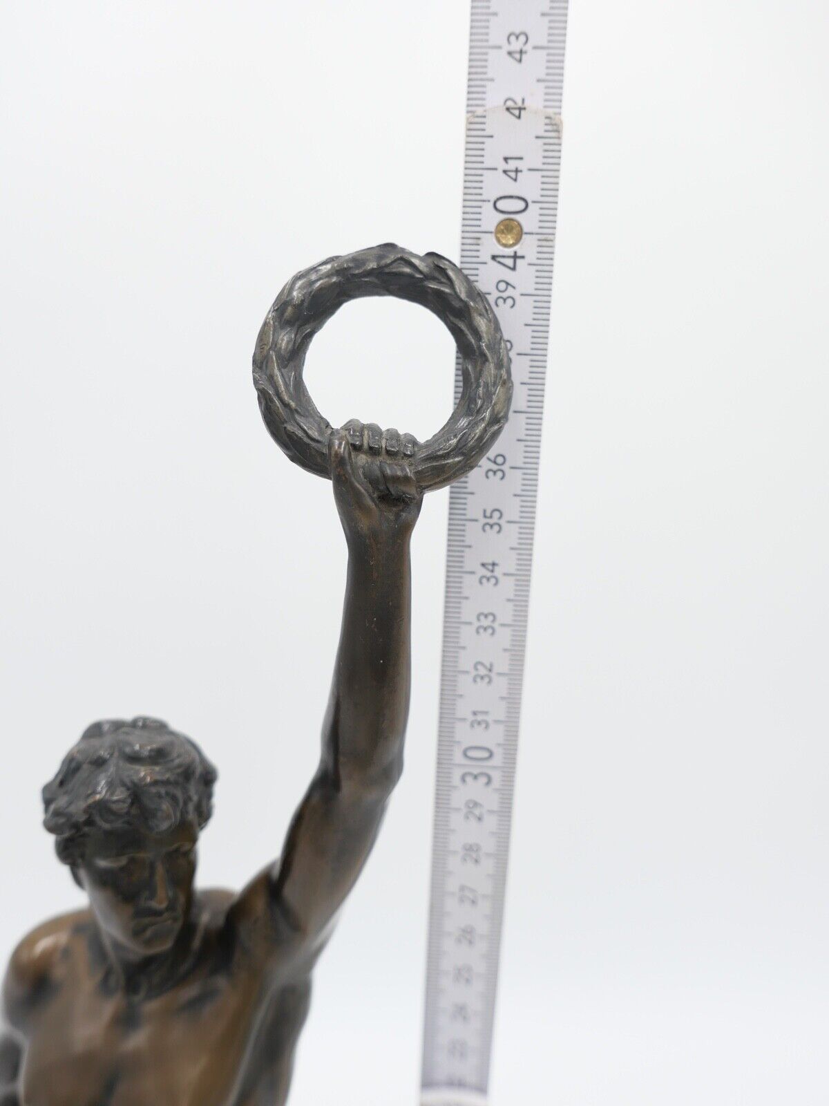 Bronze Skulptur Athletischer Sieger Lorbeerkranz Marmor Plinthe 40 x 12 cm - Antikhandel-Stuttgart