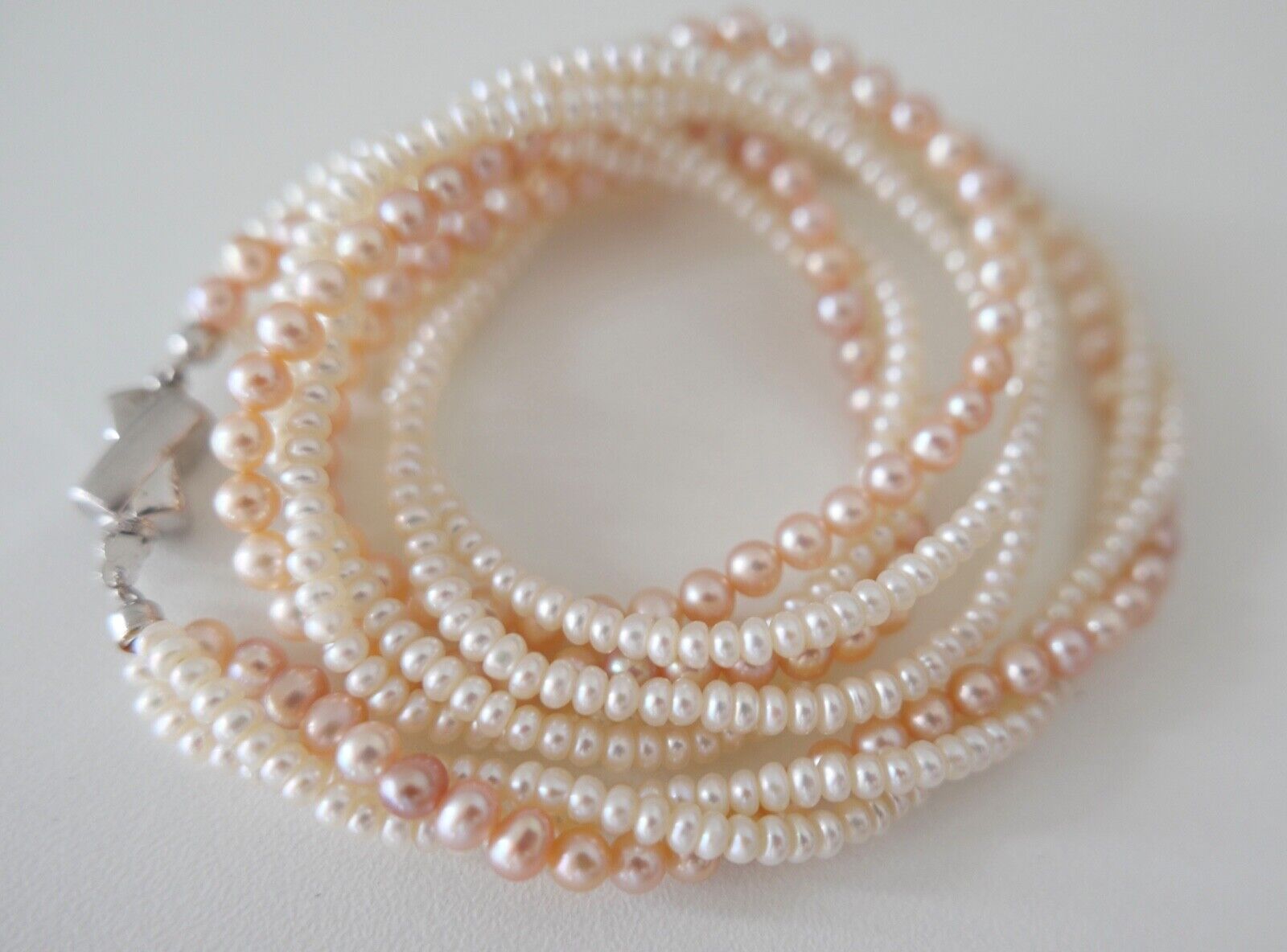 Perlenkette Collier 3-reihig Rosa Gold 585 / 14K pearl Ø 3,1 - 4,4 mm 54,0 cm - Antikhandel-Stuttgart
