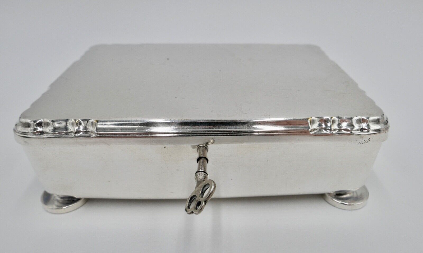 20er 30er Jahre WMF Dose Schatulle Schmuck Deckeldose versilbert mit Schlüssel - Antikhandel-Stuttgart