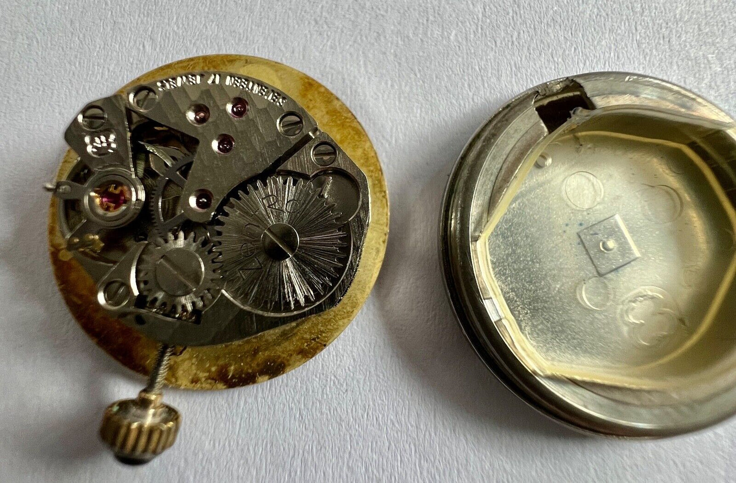 Bicolor ZentRa deZ Damenuhr mit Zirkonia im Zifferblatt NEUwertig 1980er Jahre - Antikhandel-Stuttgart