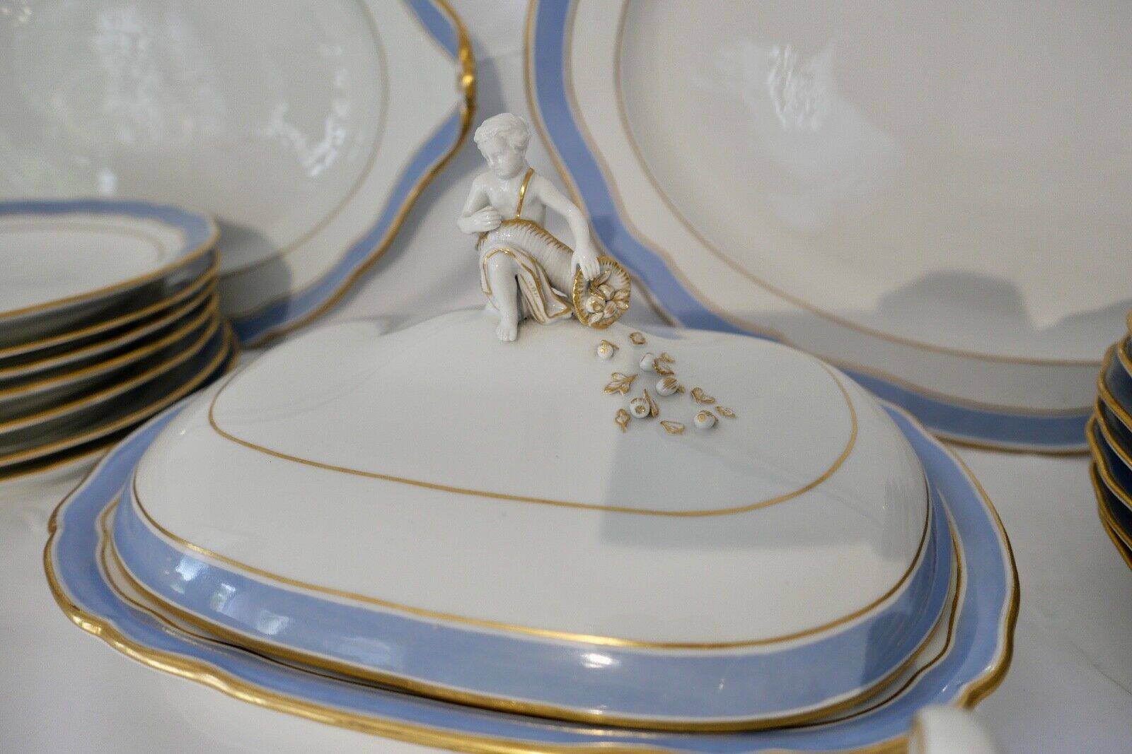 Knaufzeit seltenes Meissen Speiseservice Weiß Blau Gold Putto XXL Platte 1.Wahl - Antikhandel-Stuttgart