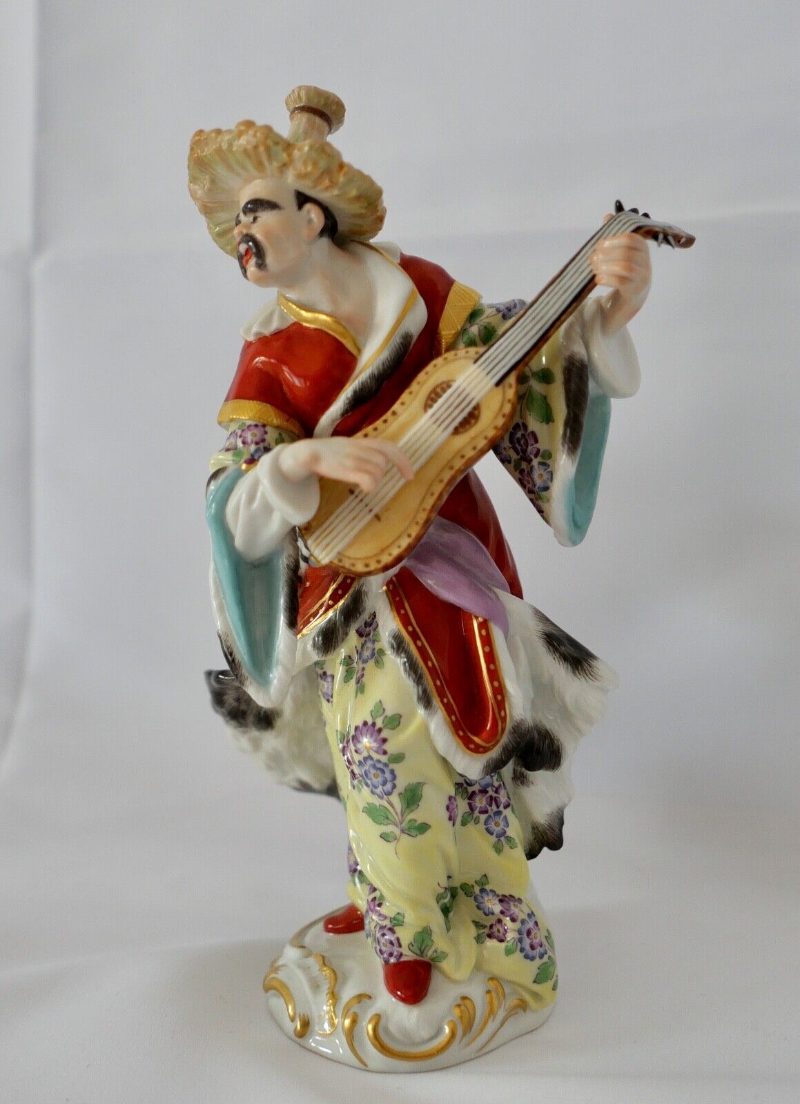 Meissen Figur 1. Wahl Malabar mit Mandoline 18,5 cm F.E. Meyer 1569 67035 - Antikhandel-Stuttgart