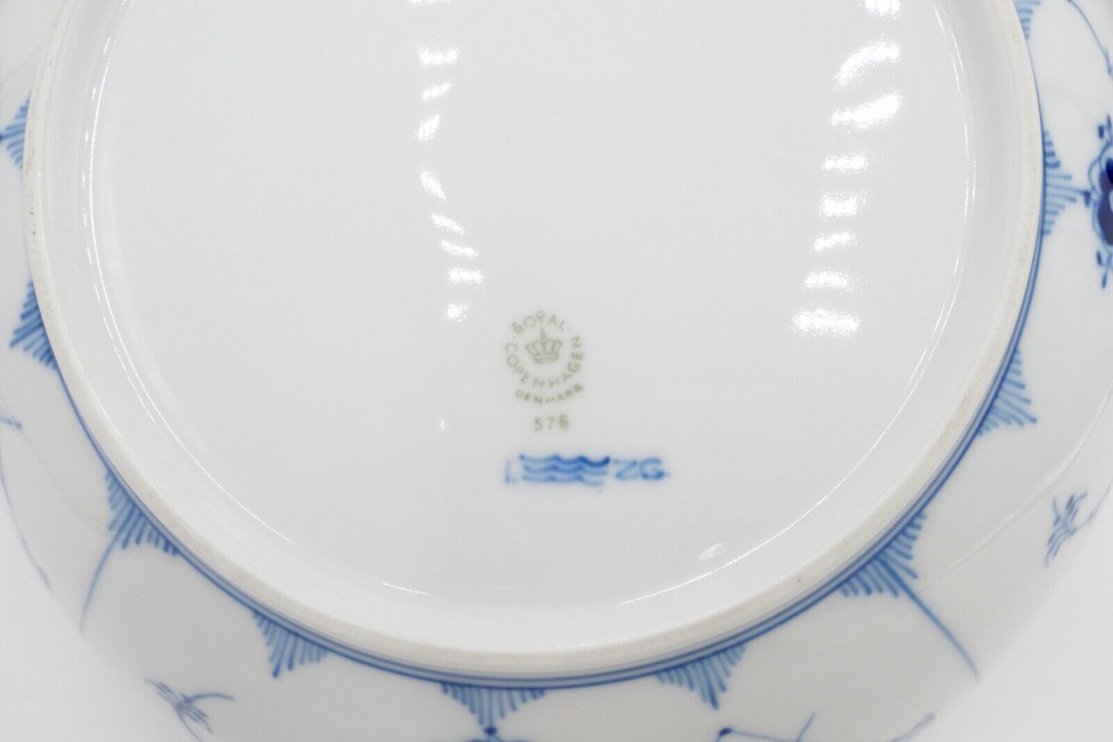 Royal Copenhagen Schüssel Nr. 576 1. Wahl Musselmalet vollspitze Ø 28 cm - Antikhandel-Stuttgart