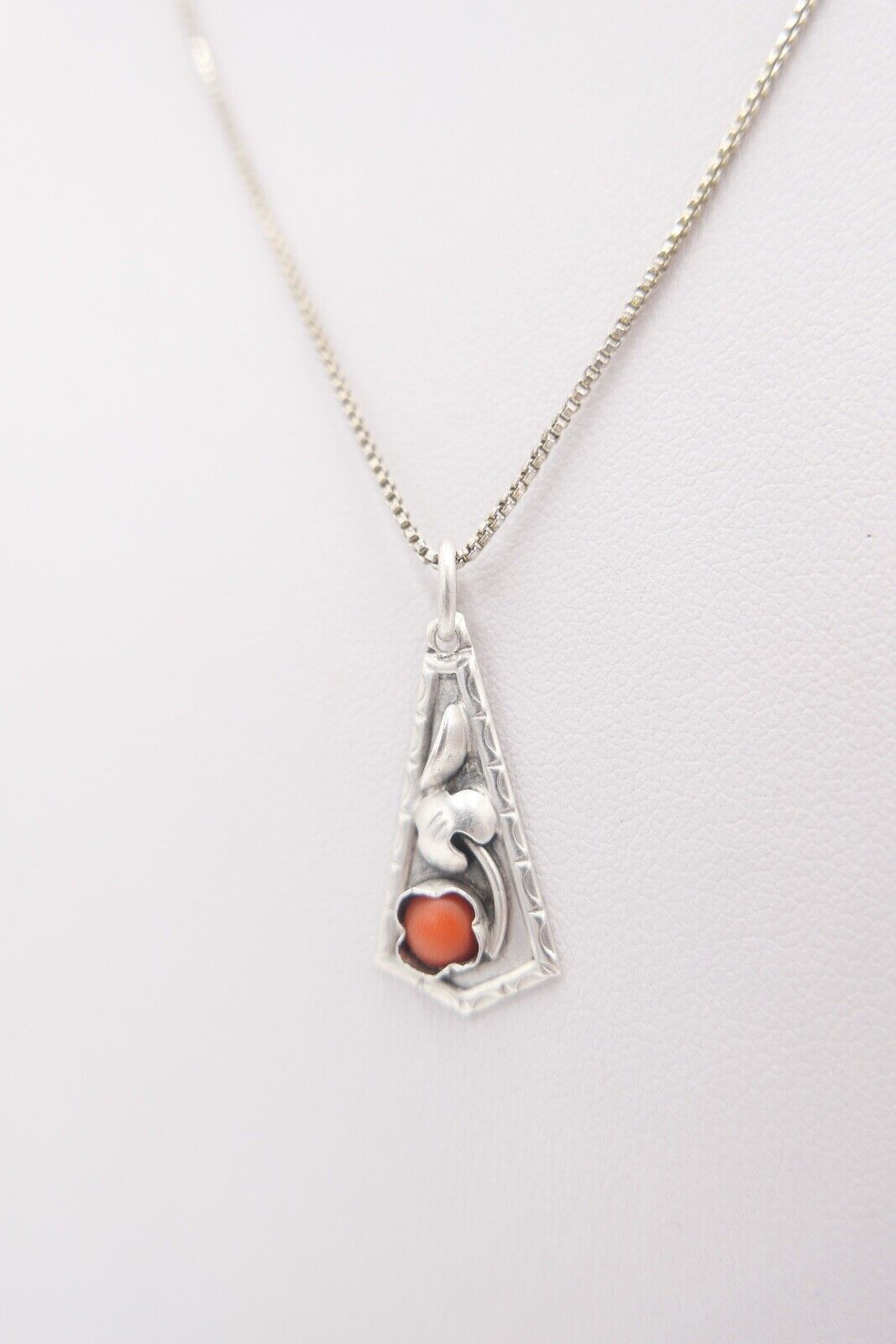 40er Jahre Art Deco Silber Anhänger mit Koralle - Antikhandel-Stuttgart