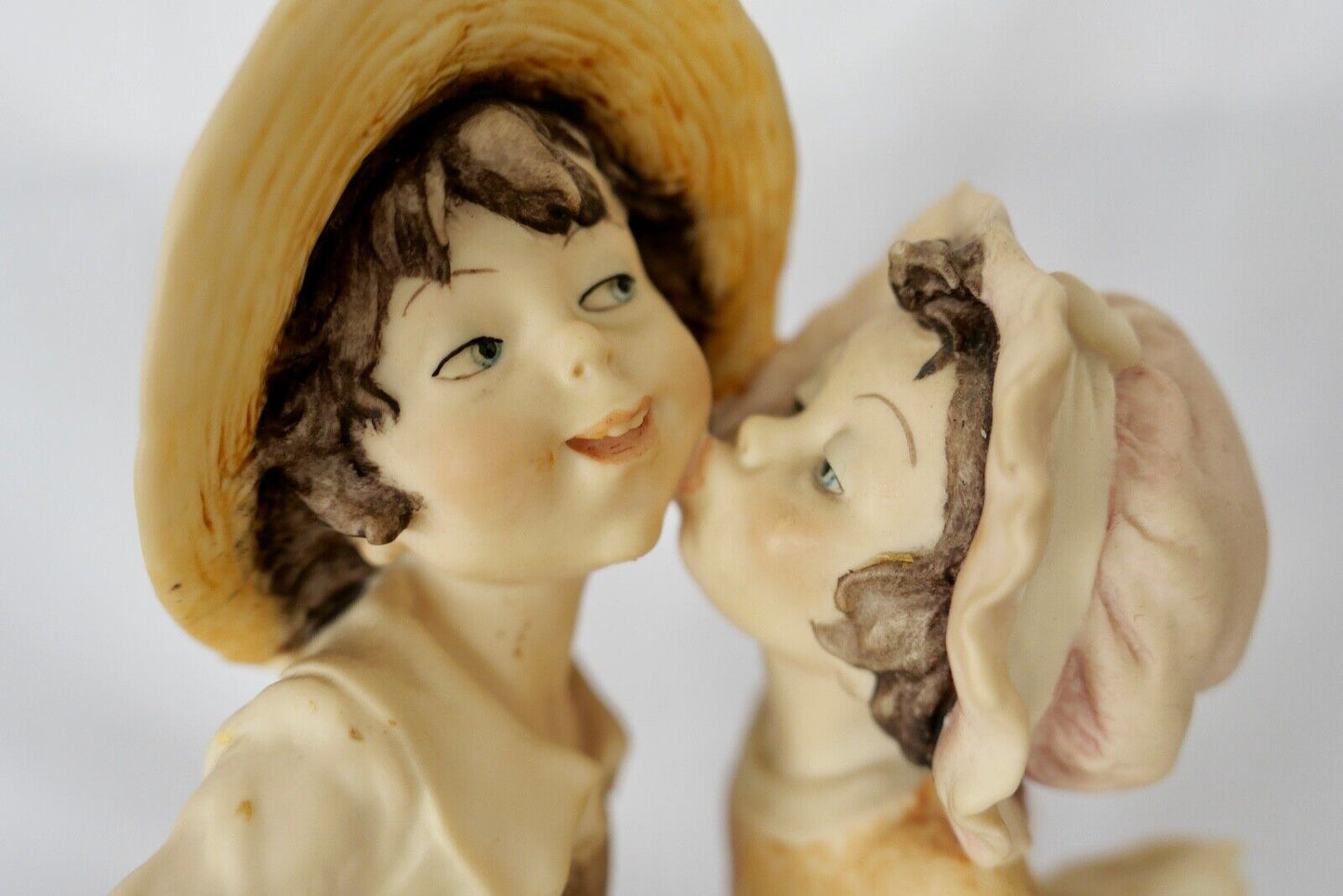 1982 Capodimonte Porzellanfigur " Giuseppe Armani " Küssendes Mädchen " 27cm - Antikhandel-Stuttgart