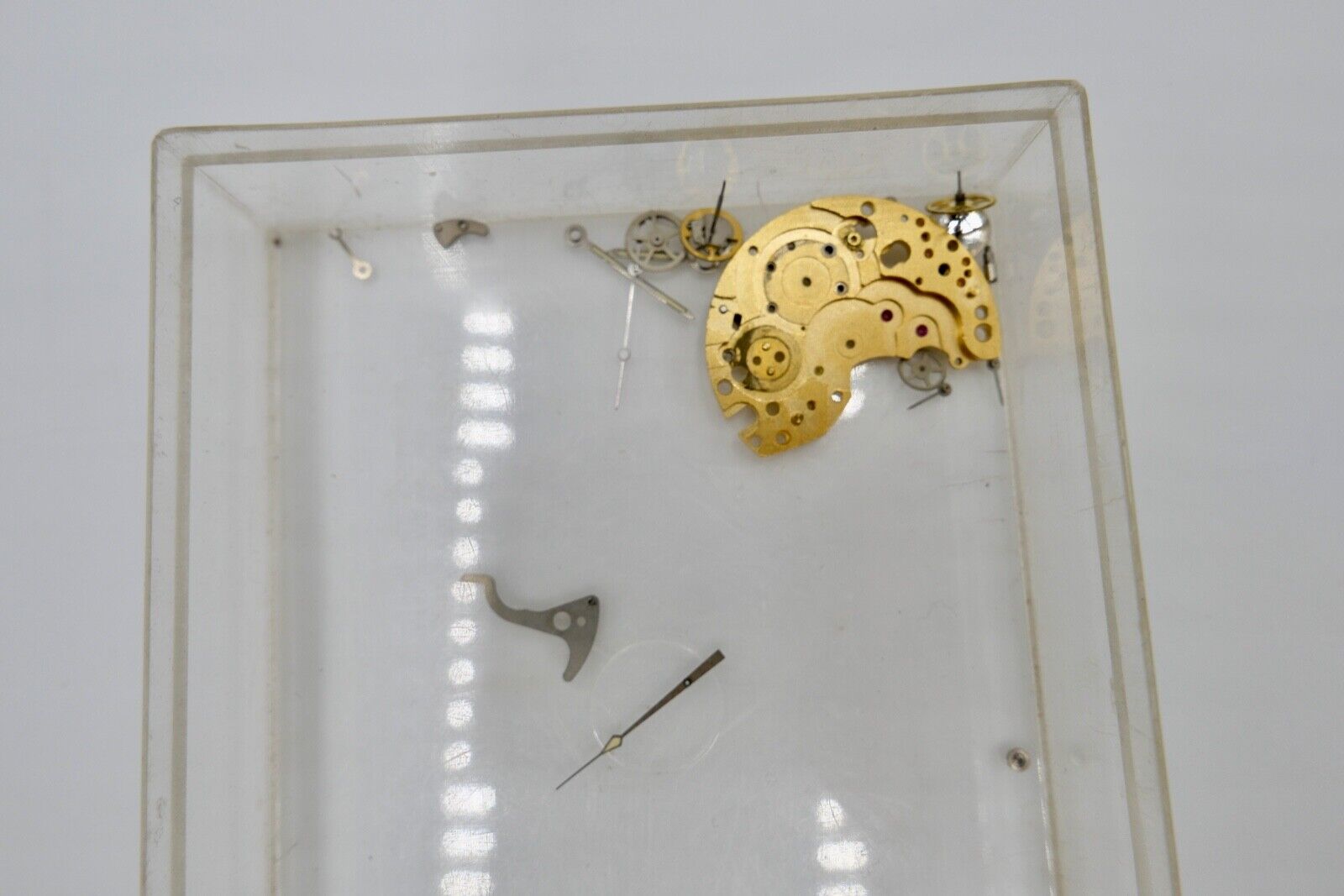 ( Vermutlich ) Omega Speedmaster Ersatzteile Armbanduhren Zeiger Werkplatte usw. - Antikhandel-Stuttgart