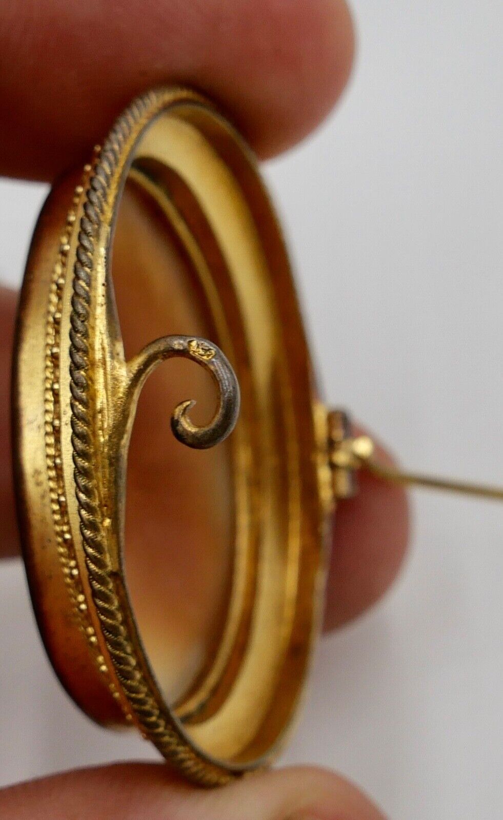 Antike Brosche Silber feuervergoldet 43 mm GEMME KAMEE 19. JH ziseliert - Antikhandel-Stuttgart