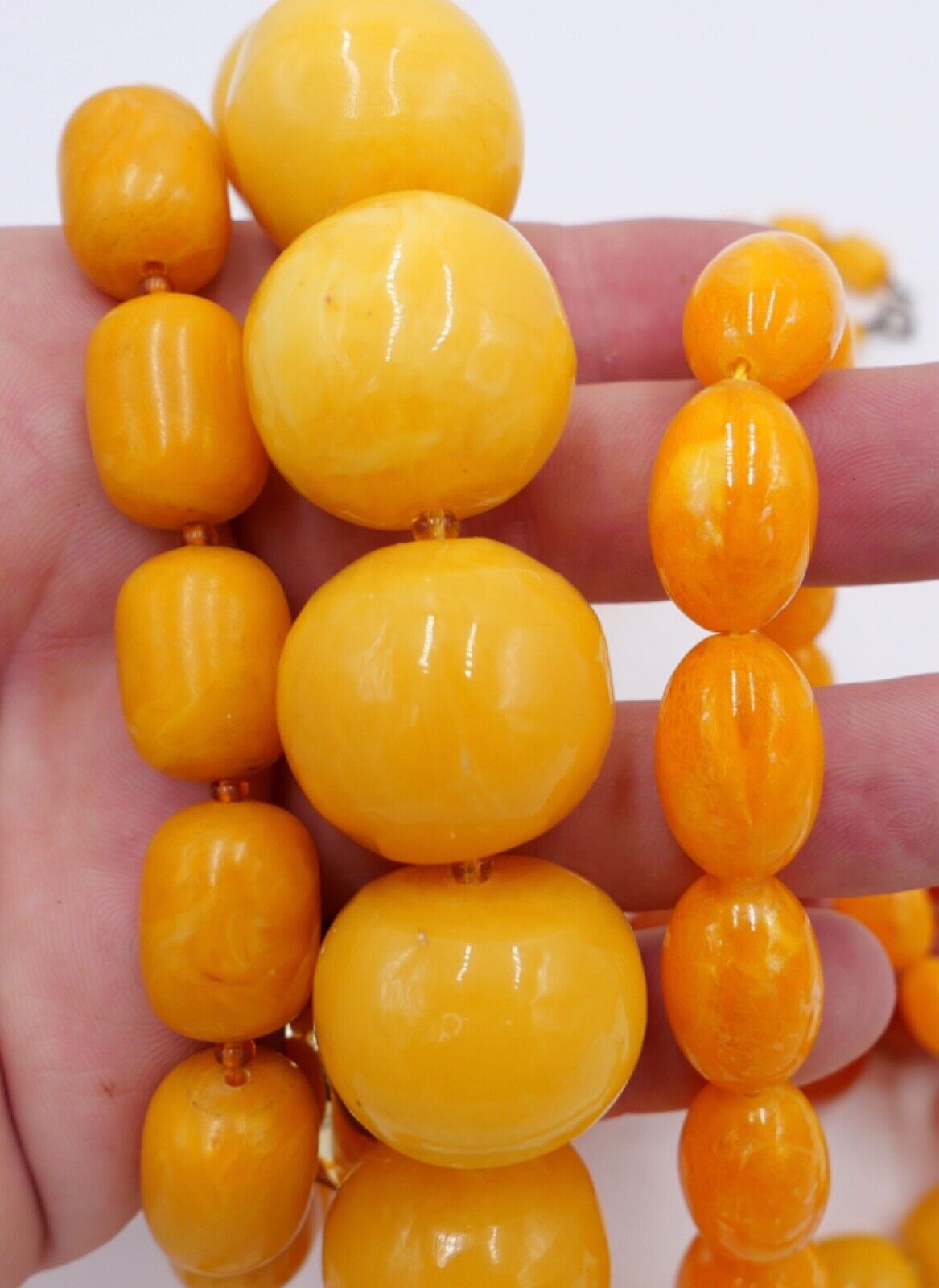 Bernstein Imitat / Plastik Kunstoff Konvolut Schmuck Kette 393 Gramm - Antikhandel-Stuttgart