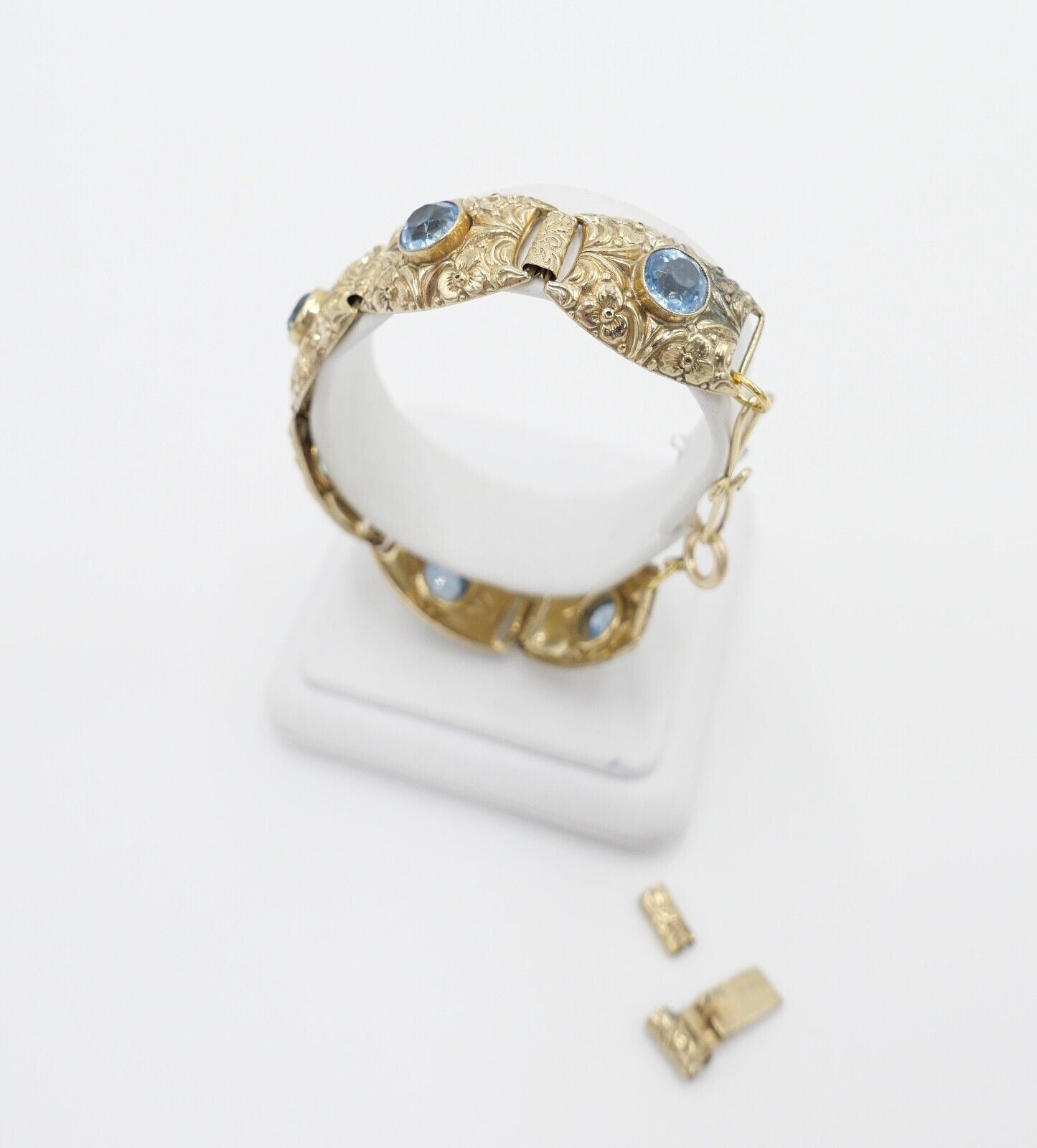 antik um 1900 JUGENDSTIL Armband vergoldet mit blauen Glassteinen floral - Antikhandel-Stuttgart