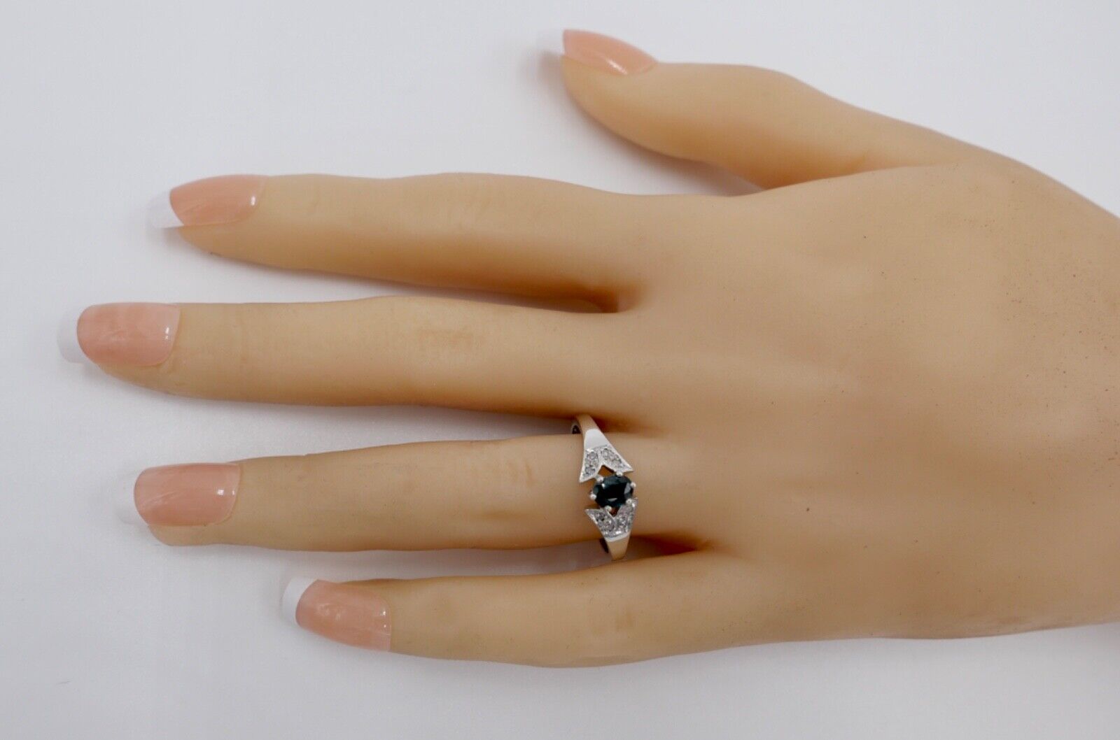 0,61 Ctw Eleganter 585 14K Entourage Weißgold Brillant - Saphir Ring Gr. 56 - Antikhandel-Stuttgart