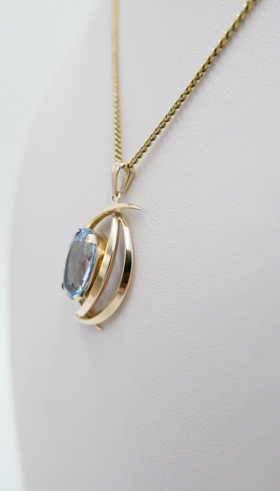 Anhänger 333 / 8K Gelbgold Blauer Spinell OVAL Schliff 5,5 Ct Ø 30 mm - Antikhandel-Stuttgart