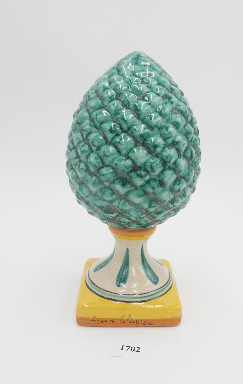 Keramik handbemalt 21 cm Pinienzapfen aus Sizilien / Syrakus 2003 signiert - Antikhandel-Stuttgart