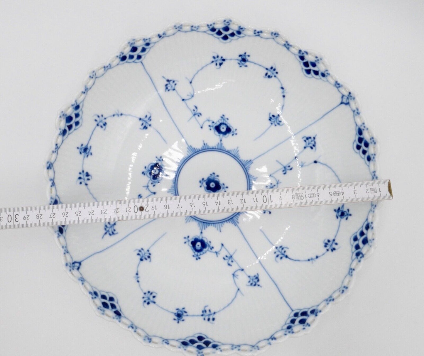 Royal Copenhagen Schüssel Nr. 576 1. Wahl Musselmalet vollspitze Ø 28 cm - Antikhandel-Stuttgart