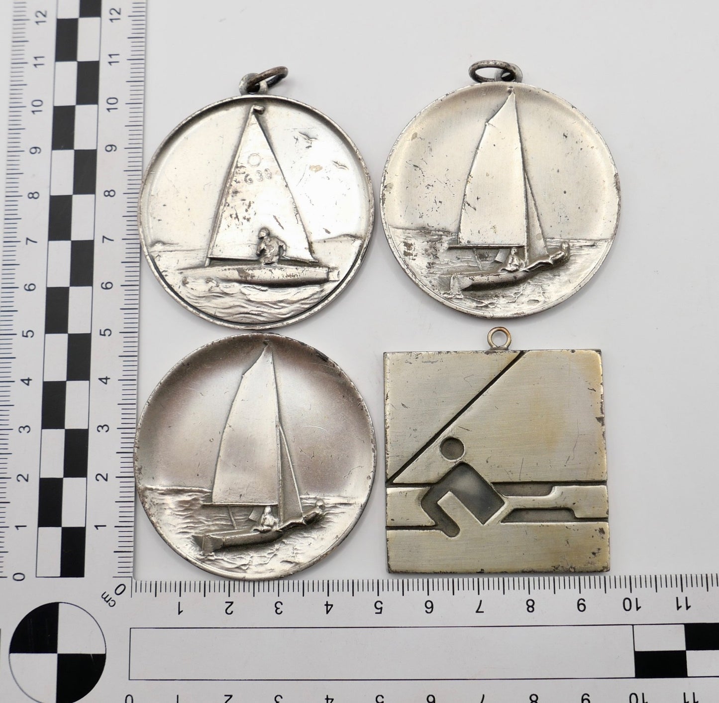 4 Stück Medaille 1972 Segeln Yachting St S.C. 470 YCHO