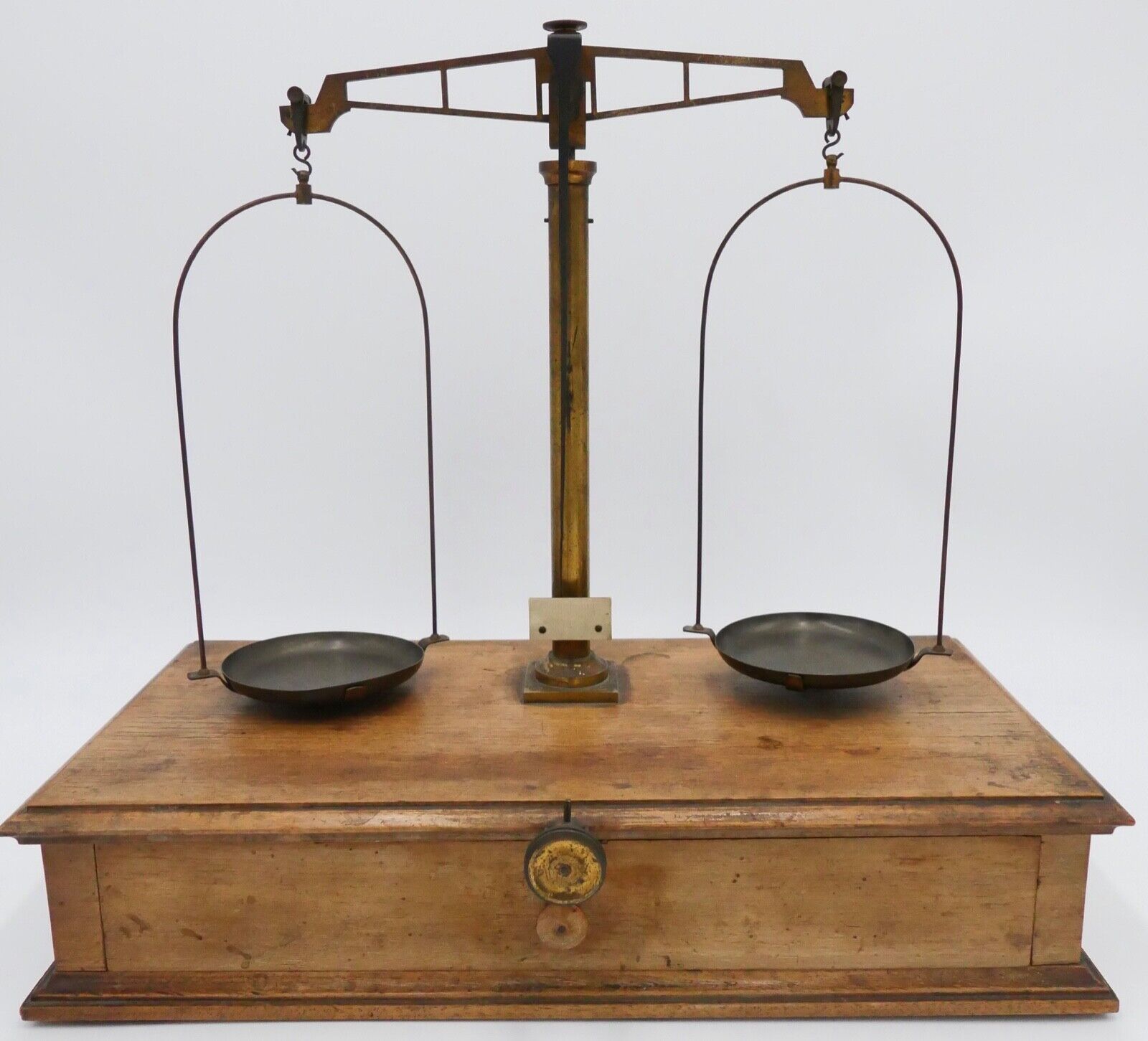 alter Holz Messing BALKENWAAGE mit Gewichtssatz Apotheker Gold Eichstempel 35cm - Antikhandel-Stuttgart