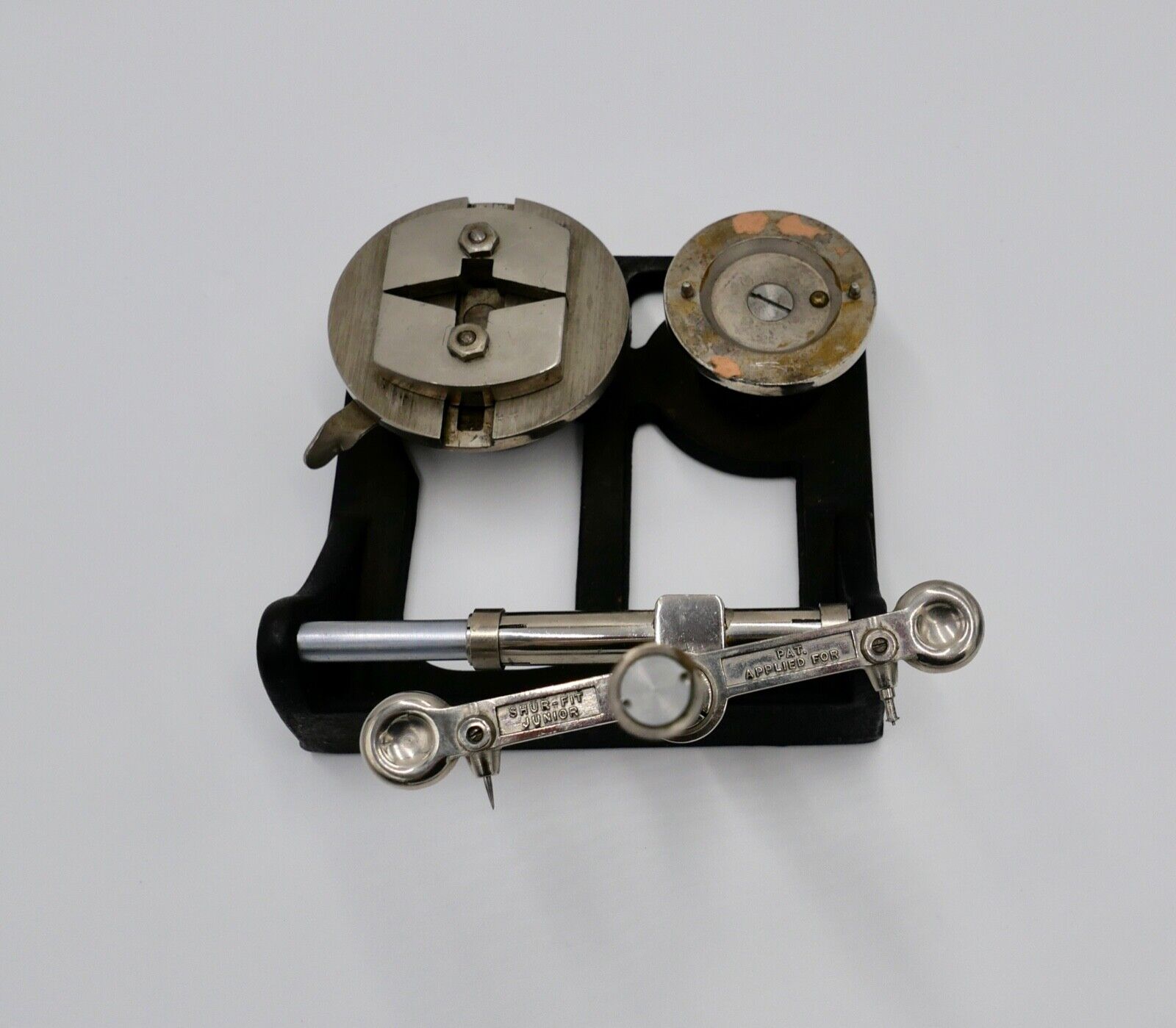 um 1920 SHUR-FIT JUNIOR ZELLULOID UHRENKRISTALL SCHNEID- UND ANPASSMASCHINE - Antikhandel-Stuttgart