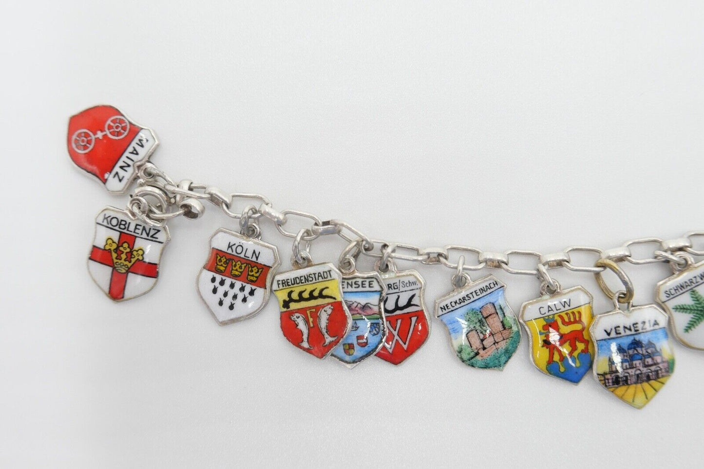 Bettelarmband mit Städte Wappen aus Emaille 800 Silber REU ANTIKO EHJ - Antikhandel-Stuttgart