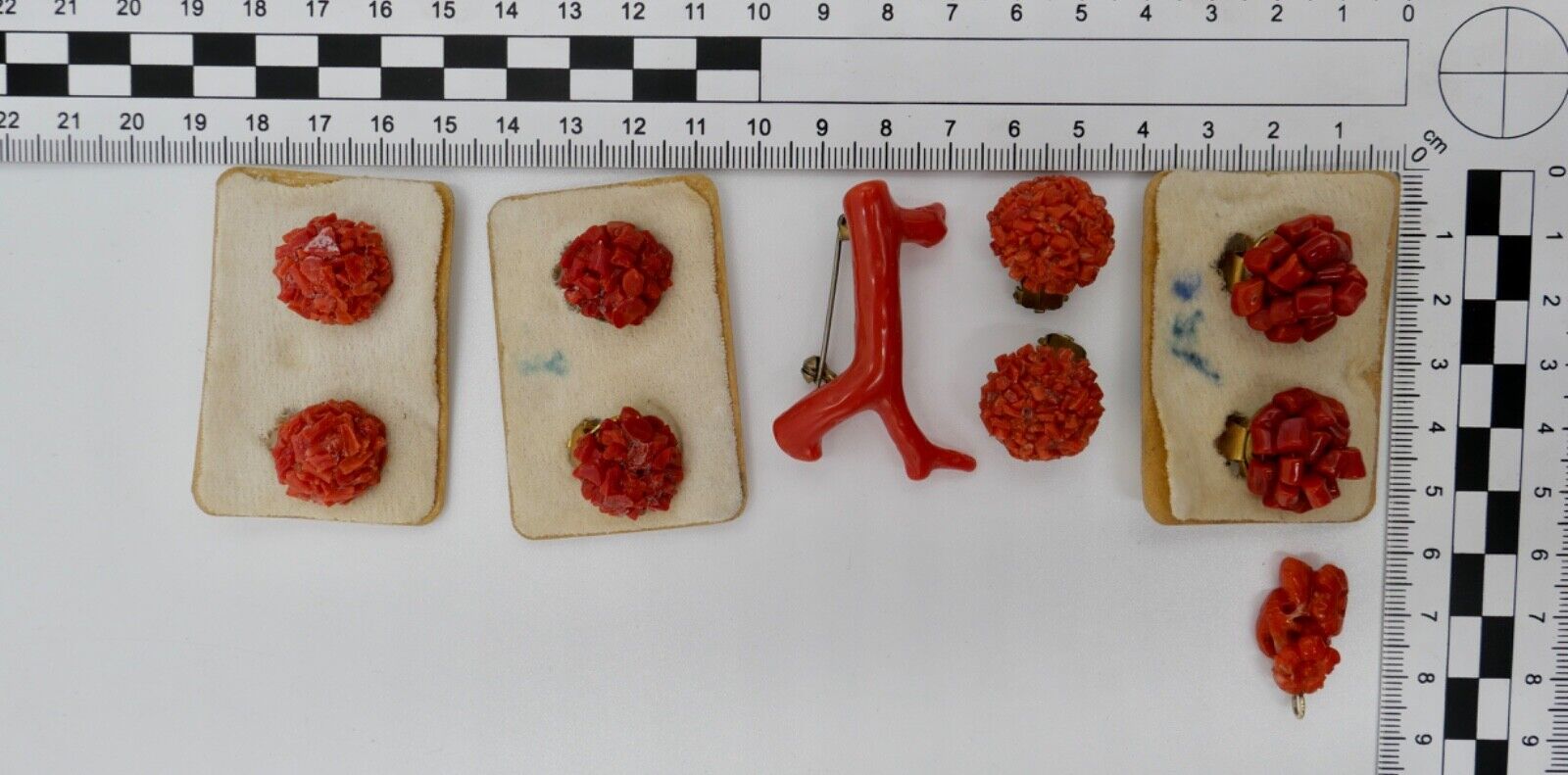 Posten / Konvolut alter Korallen Schmuck Kette Ohrringe Brosche teilweise NEU - Antikhandel-Stuttgart