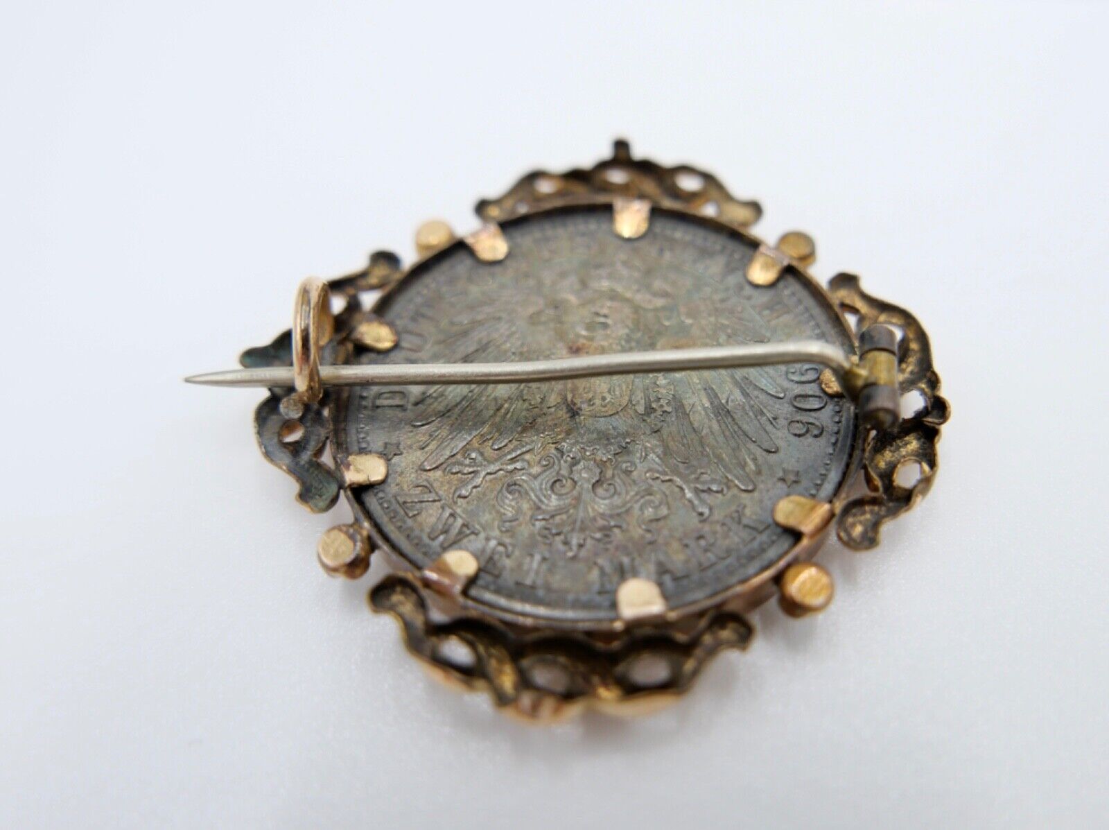 Brosche 2 Mark 1906 G Silbermünze Friedrich und Luise von Baden J.34 vergoldet - Antikhandel-Stuttgart