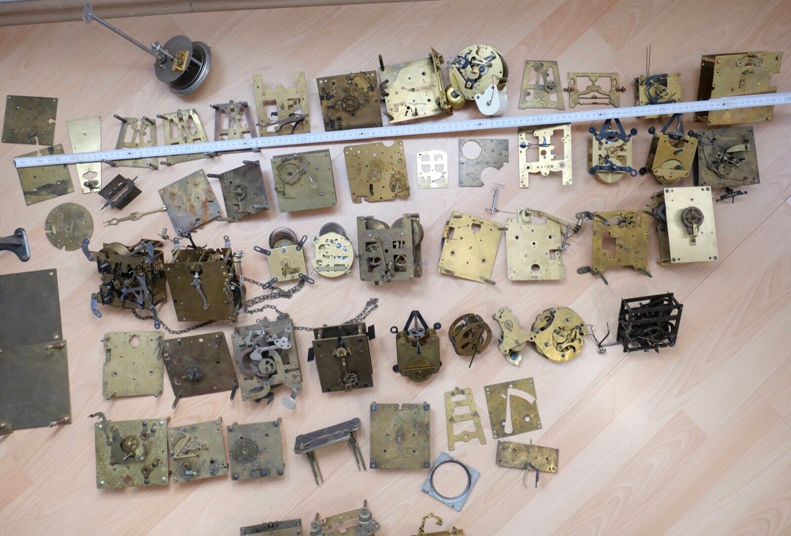 KOVOLUT Posten Ersatzteile Uhrwerke JUNGHANS LFS CW Standuhren Schilduhr Glocke - Antikhandel-Stuttgart