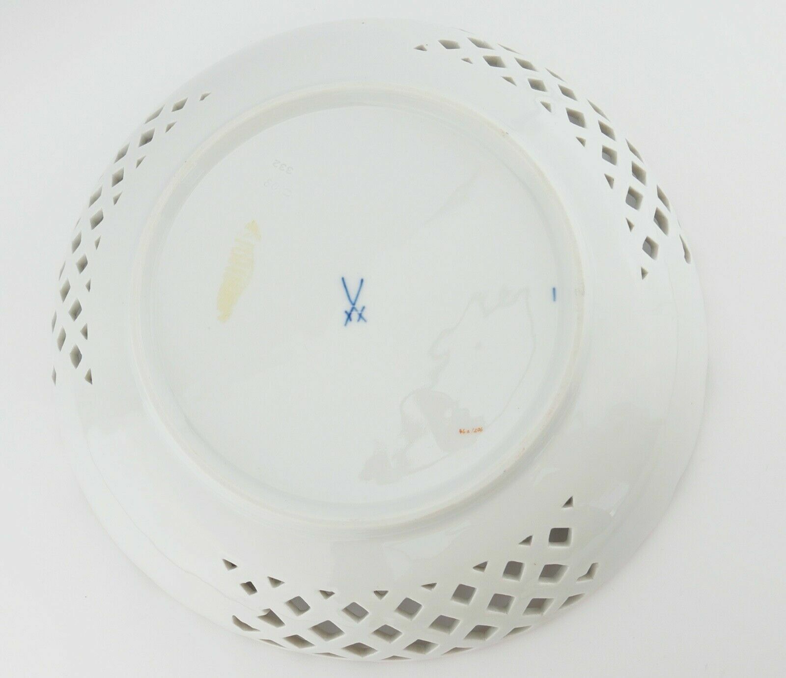 Meissen Durchbruchschale Weiß Goldrand Ø 25 cm Blumendekor 332 46a / 206 - Antikhandel-Stuttgart