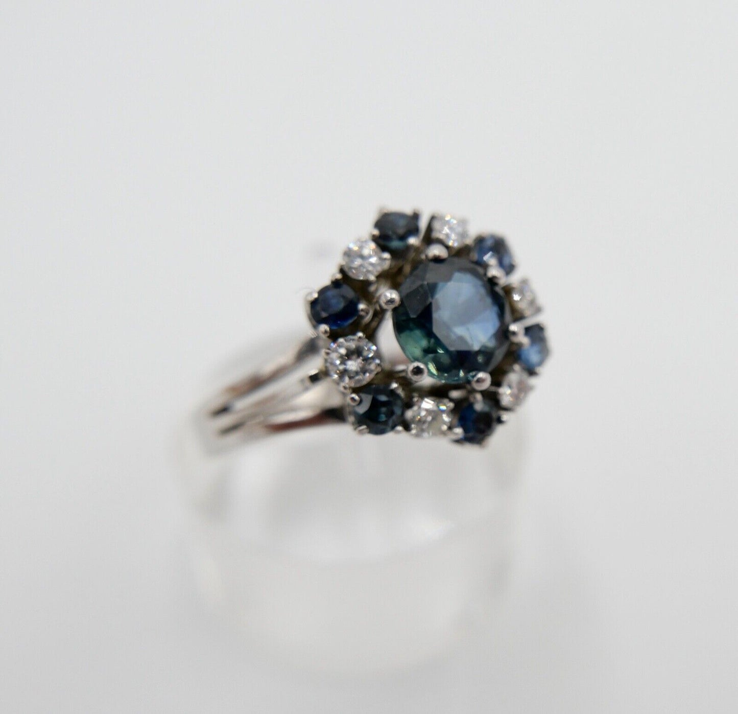1970er Jahre Ring Weißgold 750 /18K Brillanten & Saphire 1,39 Ct Gr. 60 - Antikhandel-Stuttgart