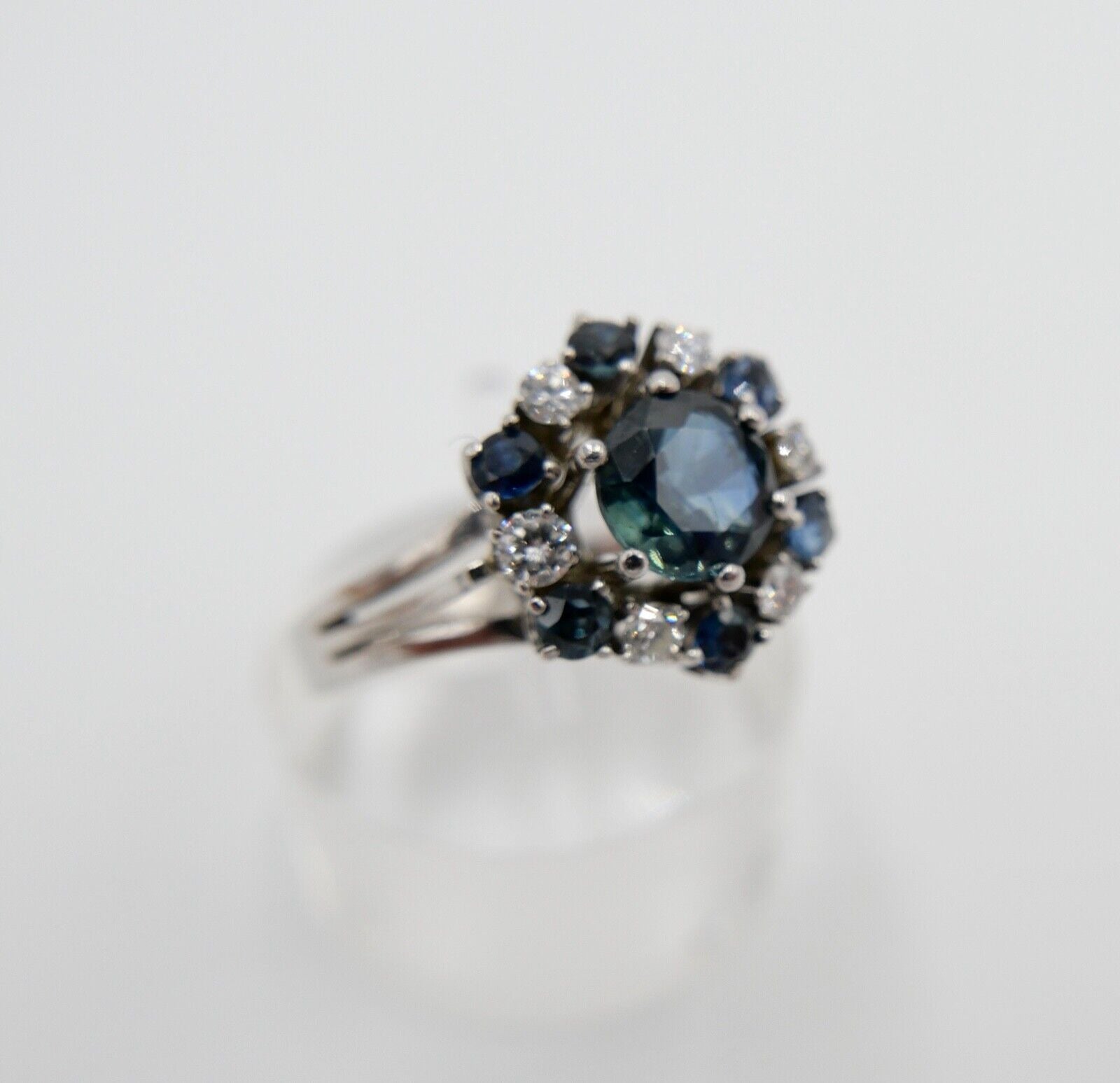 1970er Jahre Ring Weißgold 750 /18K Brillanten & Saphire 1,39 Ct Gr. 60 - Antikhandel-Stuttgart