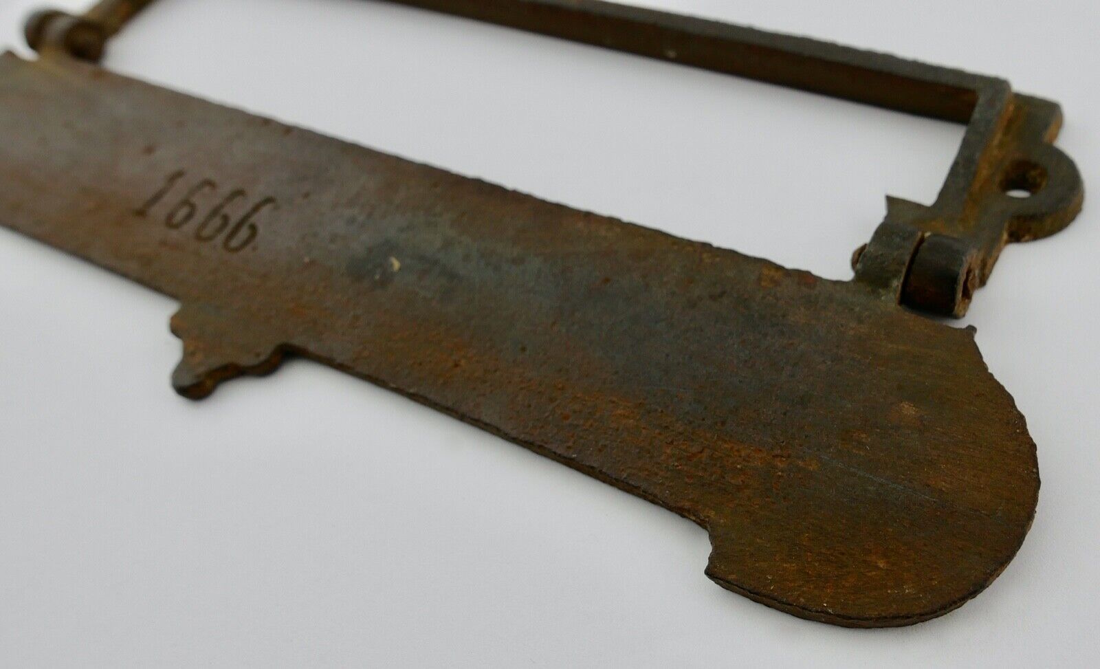 Antike Jugendstil Gusseisen Briefschlitz Briefklappe "Briefe & Zeitungen“ 22 cm - Antikhandel-Stuttgart