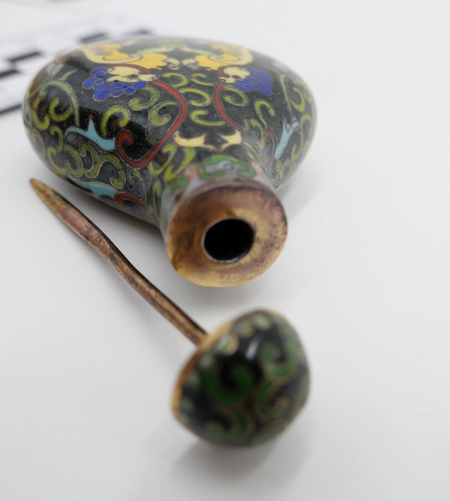 Alte Schnupftabakflasche Cloisonné Bronze CHINA Drachenmotive - Antikhandel-Stuttgart