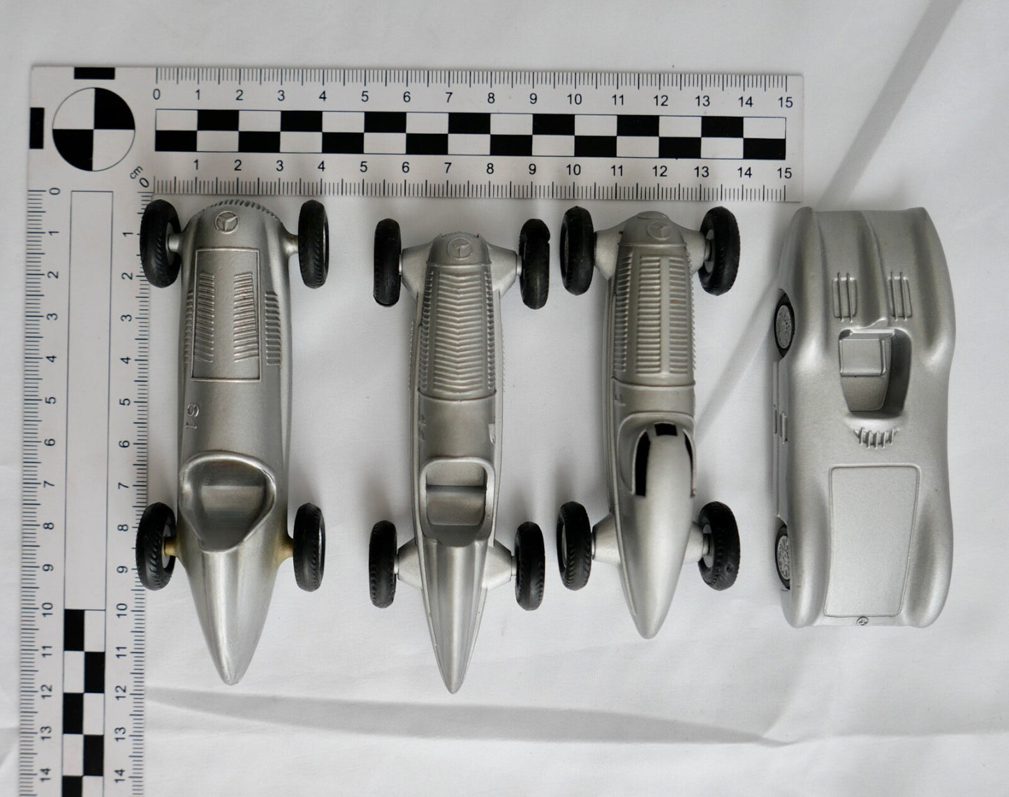 4x Märklin Mercedes Rennwagen W25  W25B  W154 W196 Stromlinie usw.