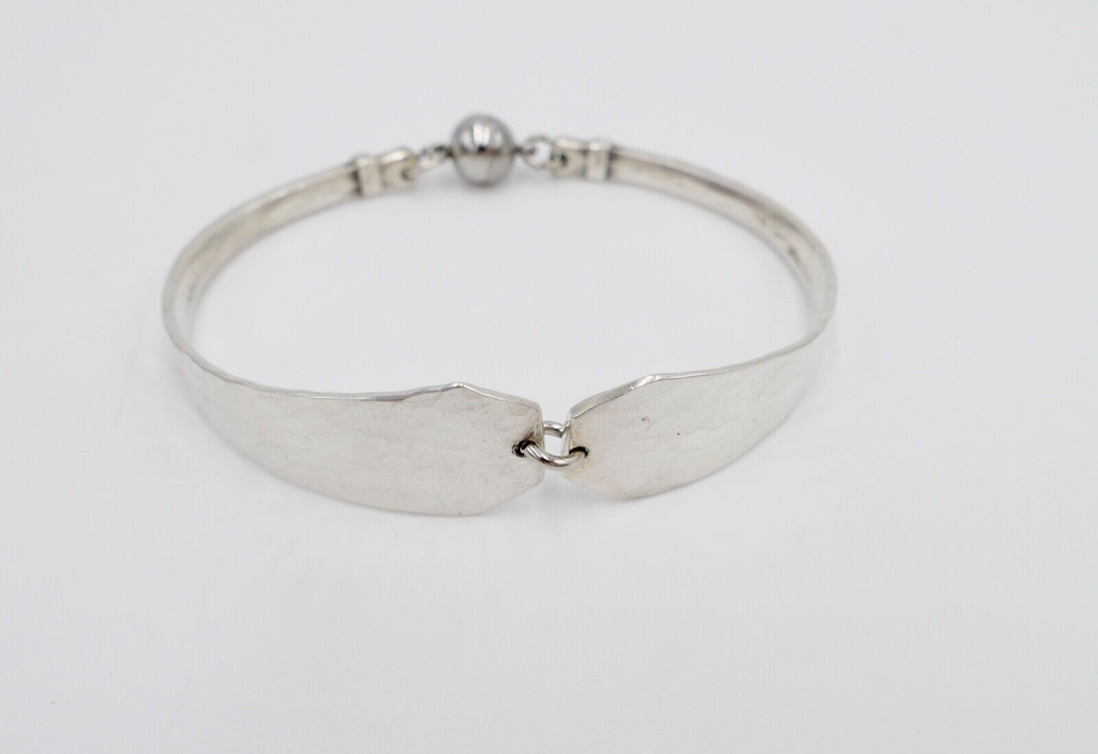 80er Jahre Silber 900 Armband gehämmert Magnetverschluss V.S.F - Antikhandel-Stuttgart