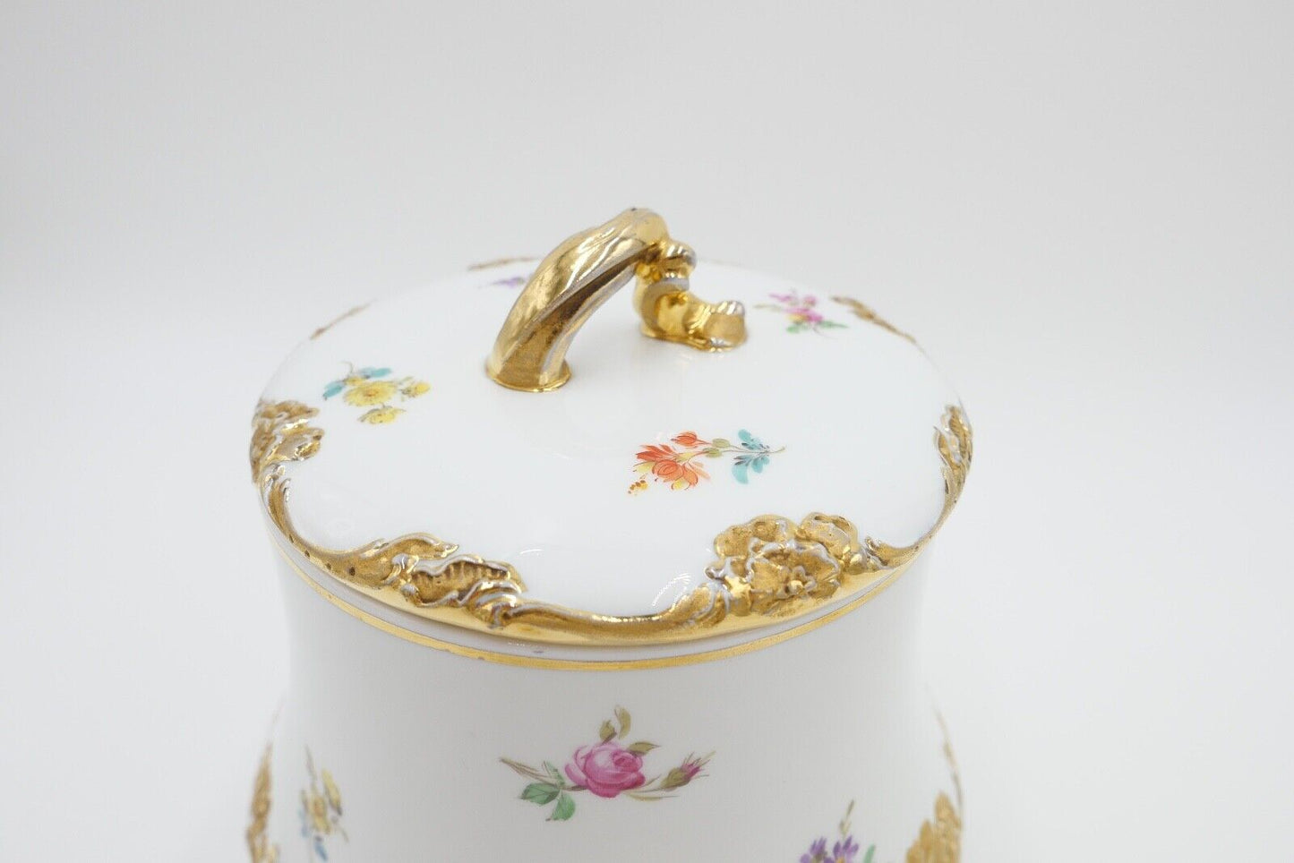 Meissen 1. Wahl Prunk Bonboniere Keksdose Deckeldose Goldrand Streublümchen Gold - Antikhandel-Stuttgart