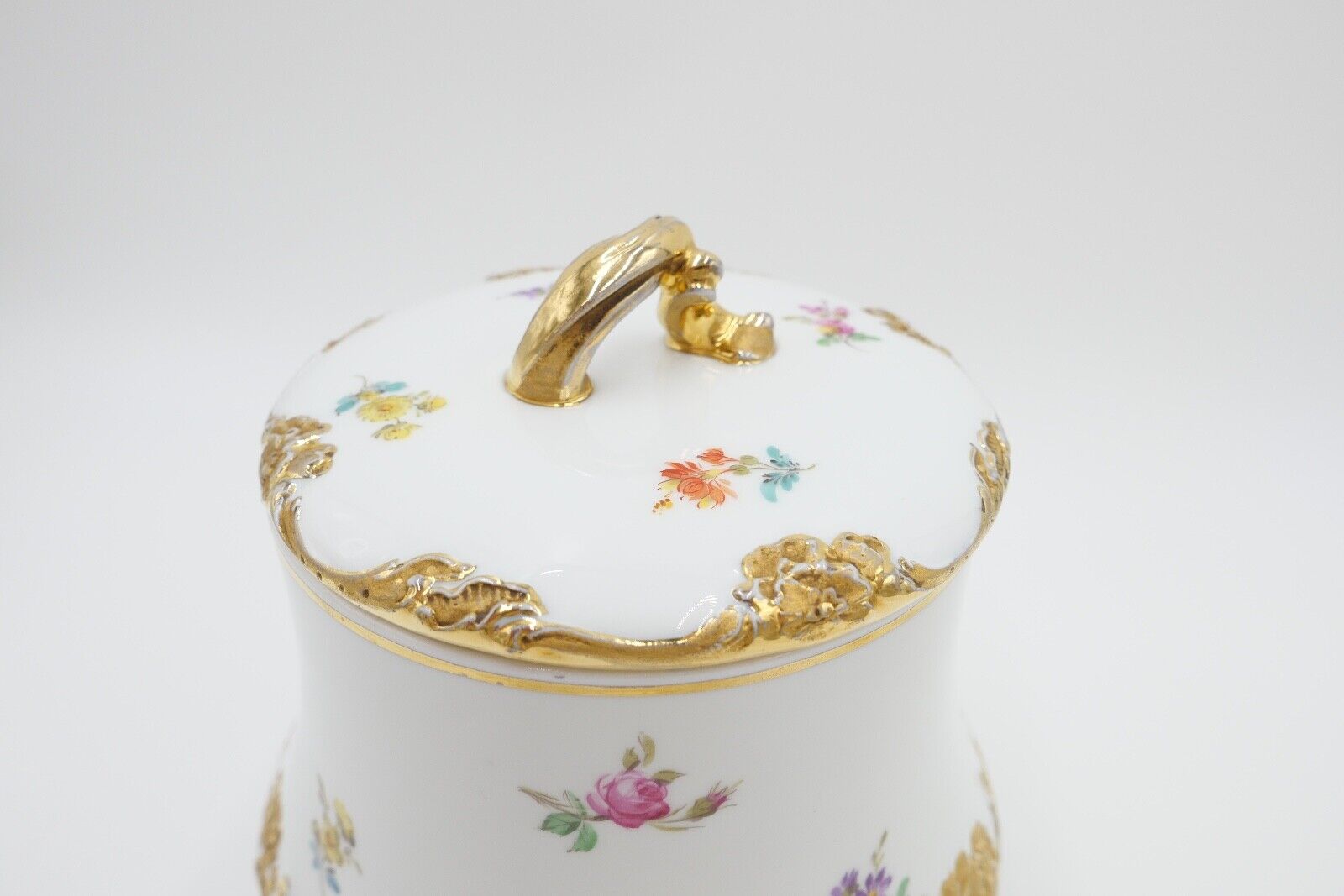 Meissen 1. Wahl Prunk Bonboniere Keksdose Deckeldose Goldrand Streublümchen Gold - Antikhandel-Stuttgart