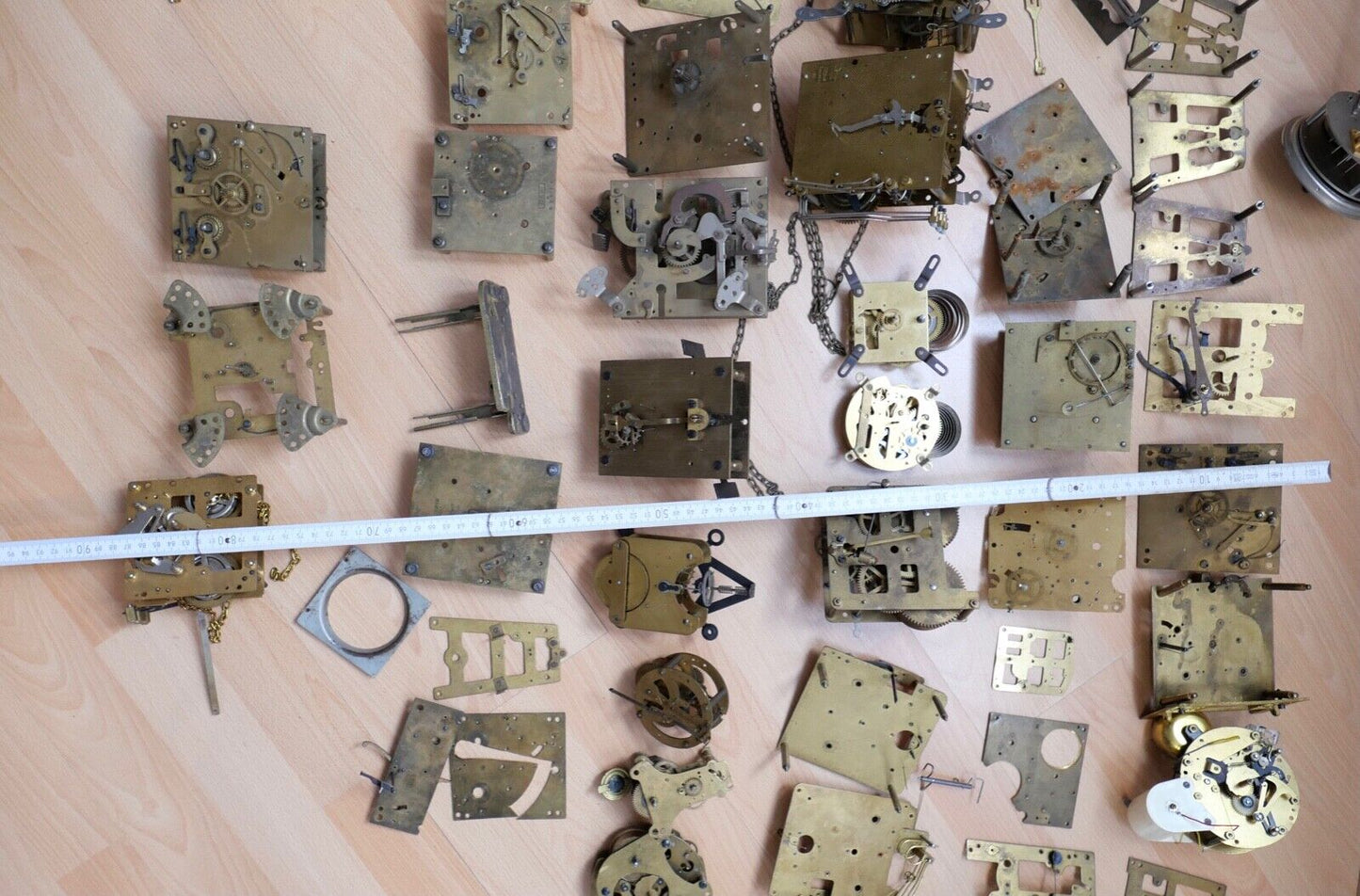 KOVOLUT Posten Ersatzteile Uhrwerke JUNGHANS LFS CW Standuhren Schilduhr Glocke - Antikhandel-Stuttgart