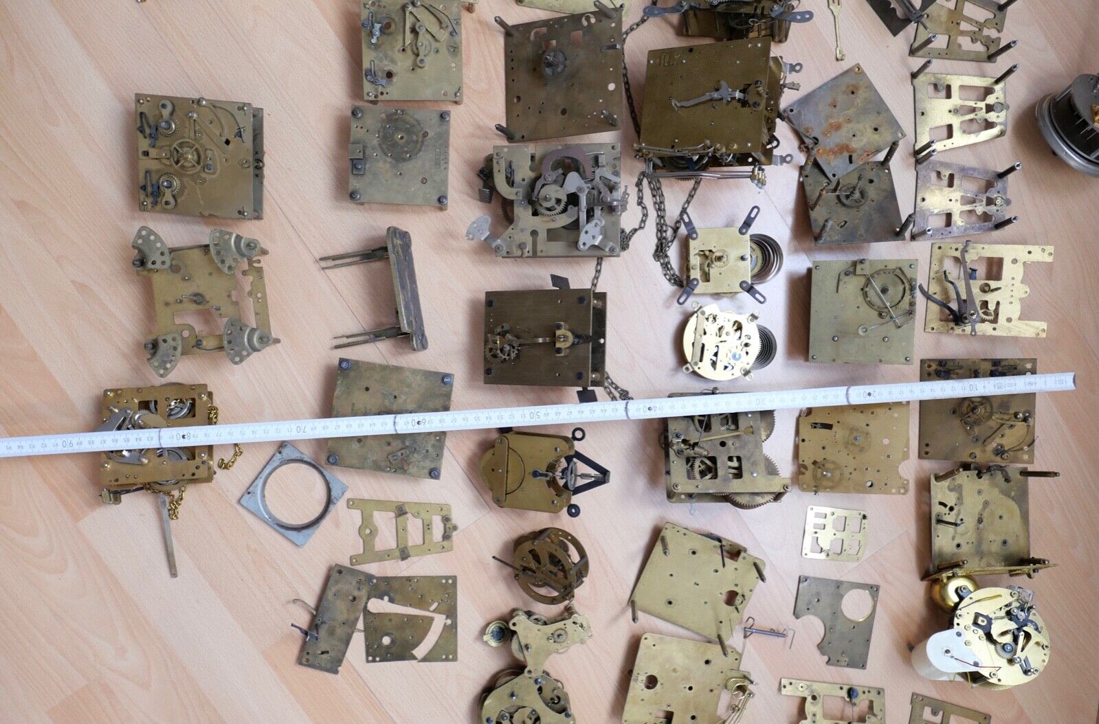 KOVOLUT Posten Ersatzteile Uhrwerke JUNGHANS LFS CW Standuhren Schilduhr Glocke - Antikhandel-Stuttgart